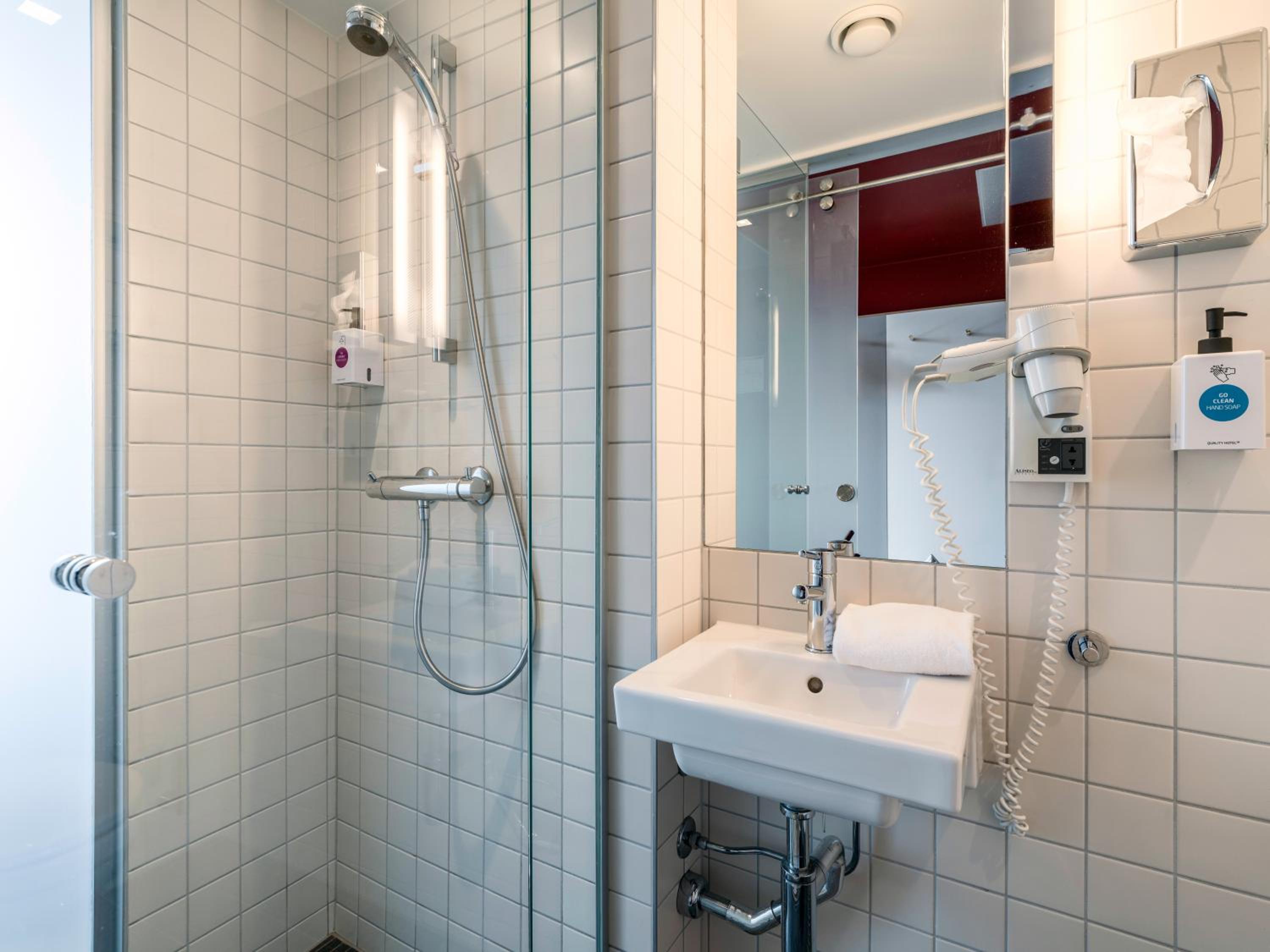 Standard Twin Room - Photo 3