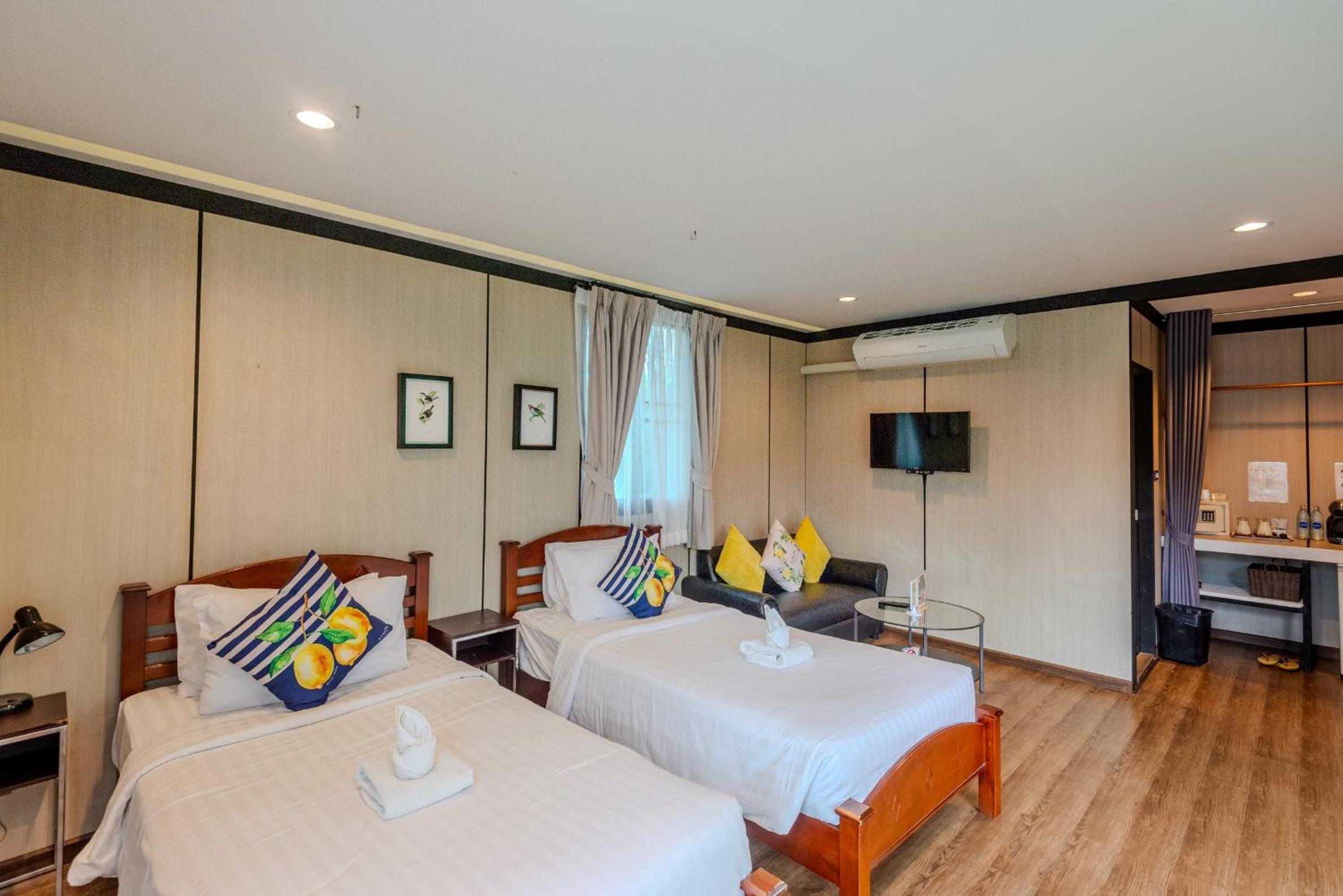 Deluxe Twin Room photo 1