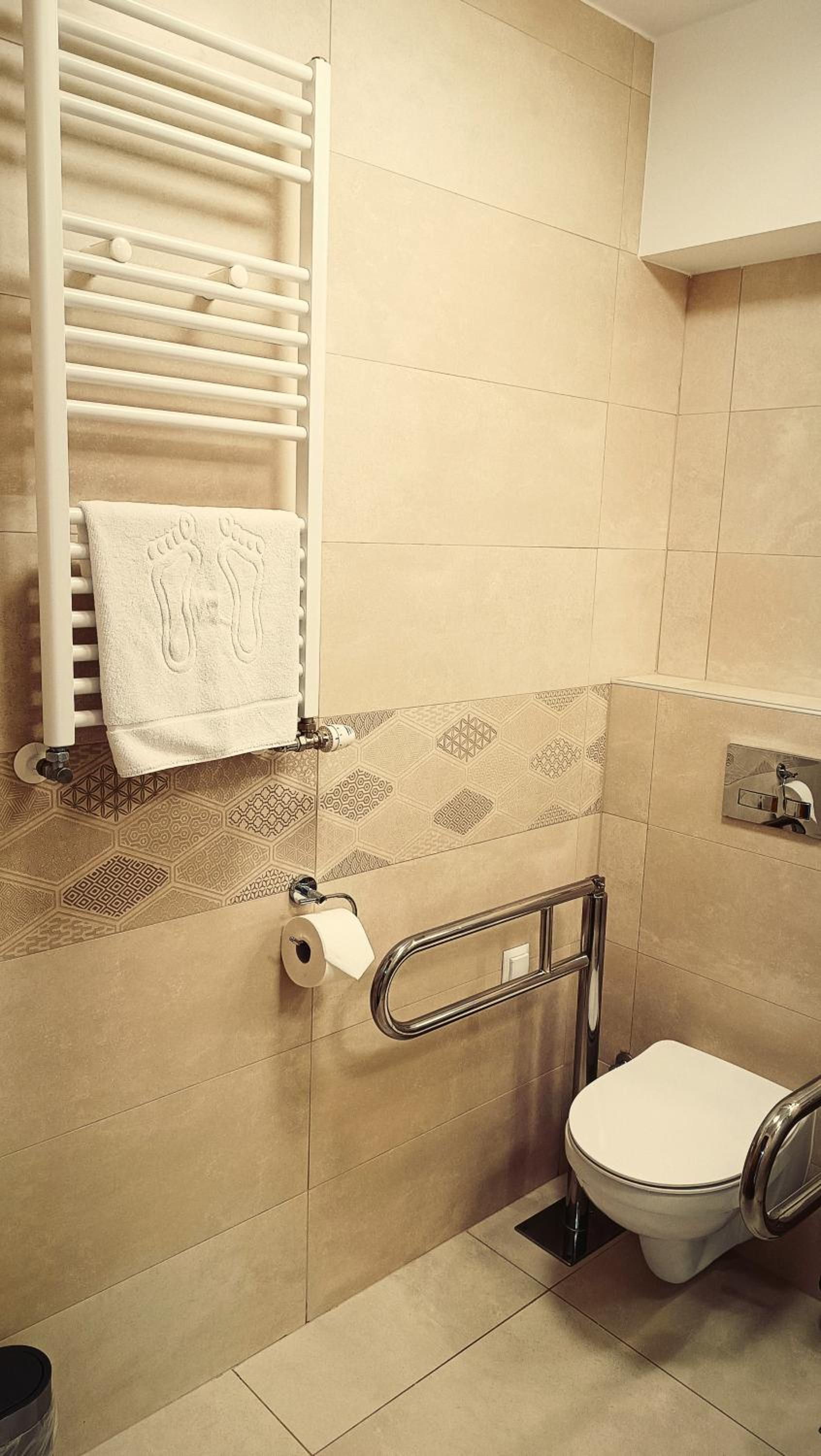 Triple Room - Disability Access - Photo 2
