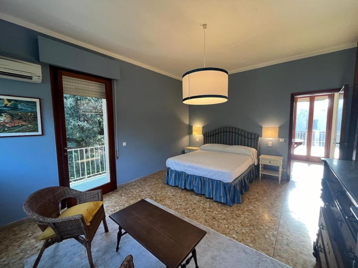 Villa photo 2