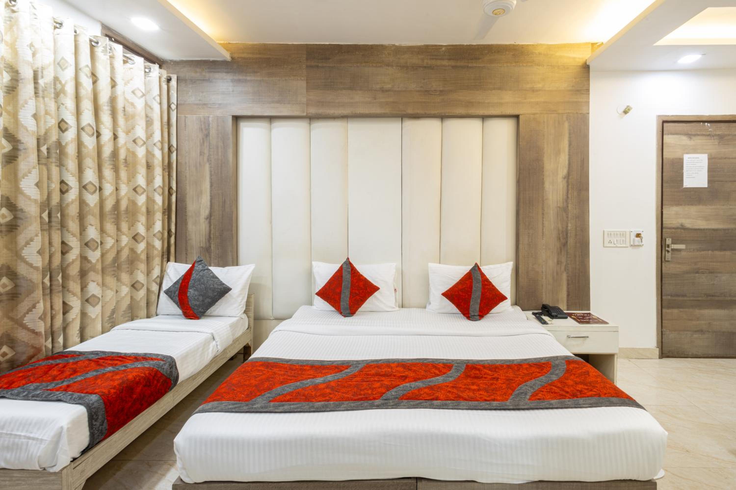 Superior Triple Room photo 2