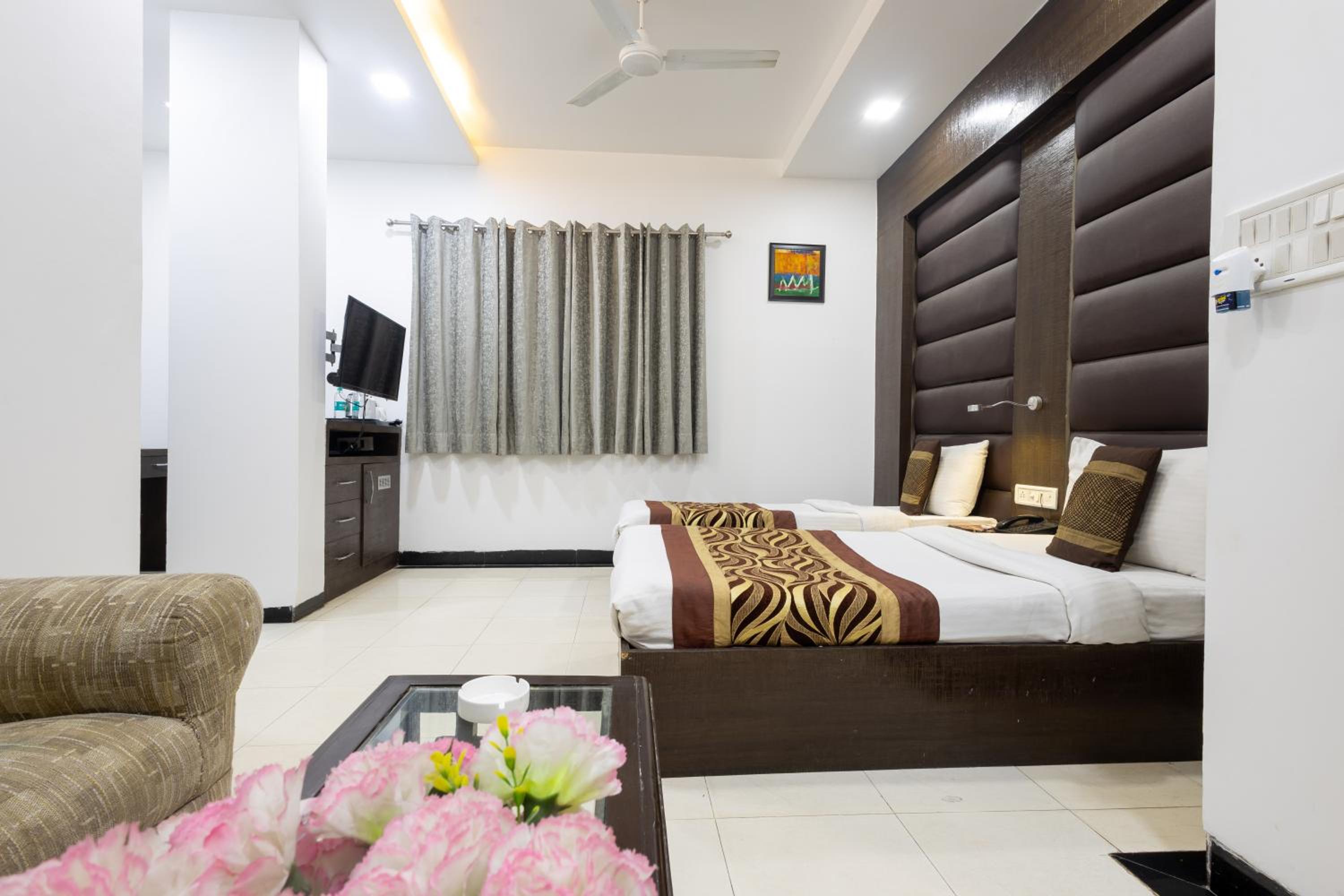 Premium Double or Twin Room photo 3