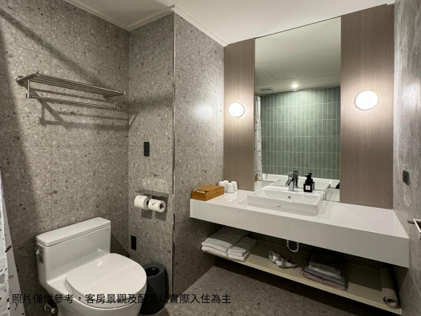 Japanese-Style Family Room - Photo 3
