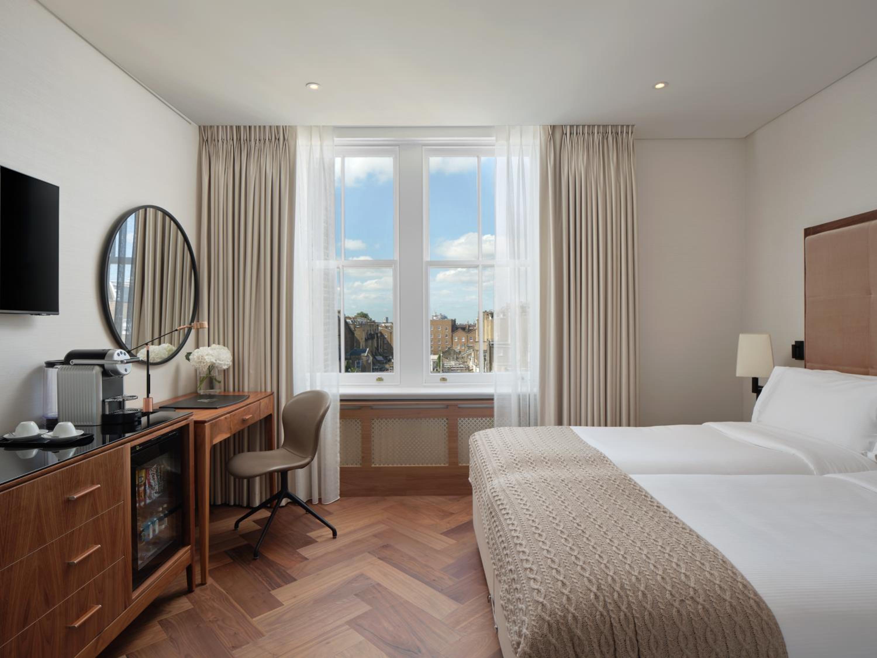 Deluxe Twin Room photo 3