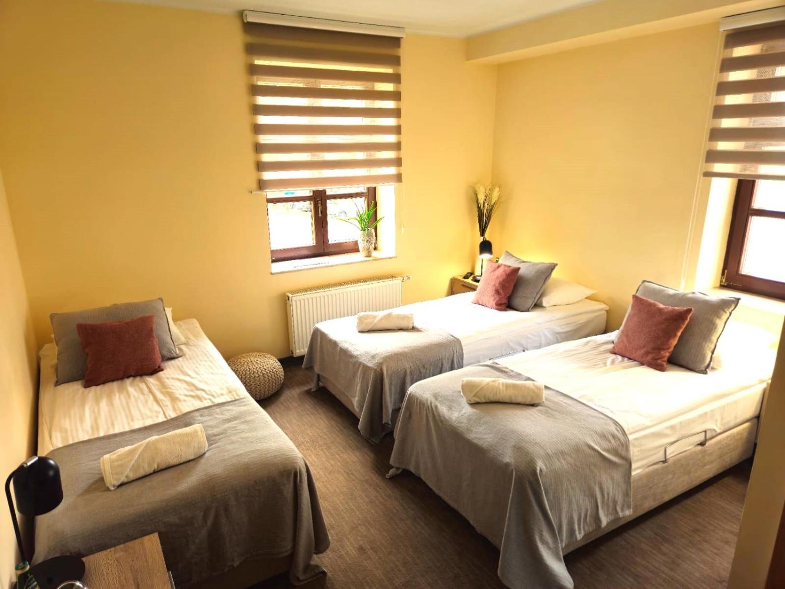 Classic Triple Room - Photo 11