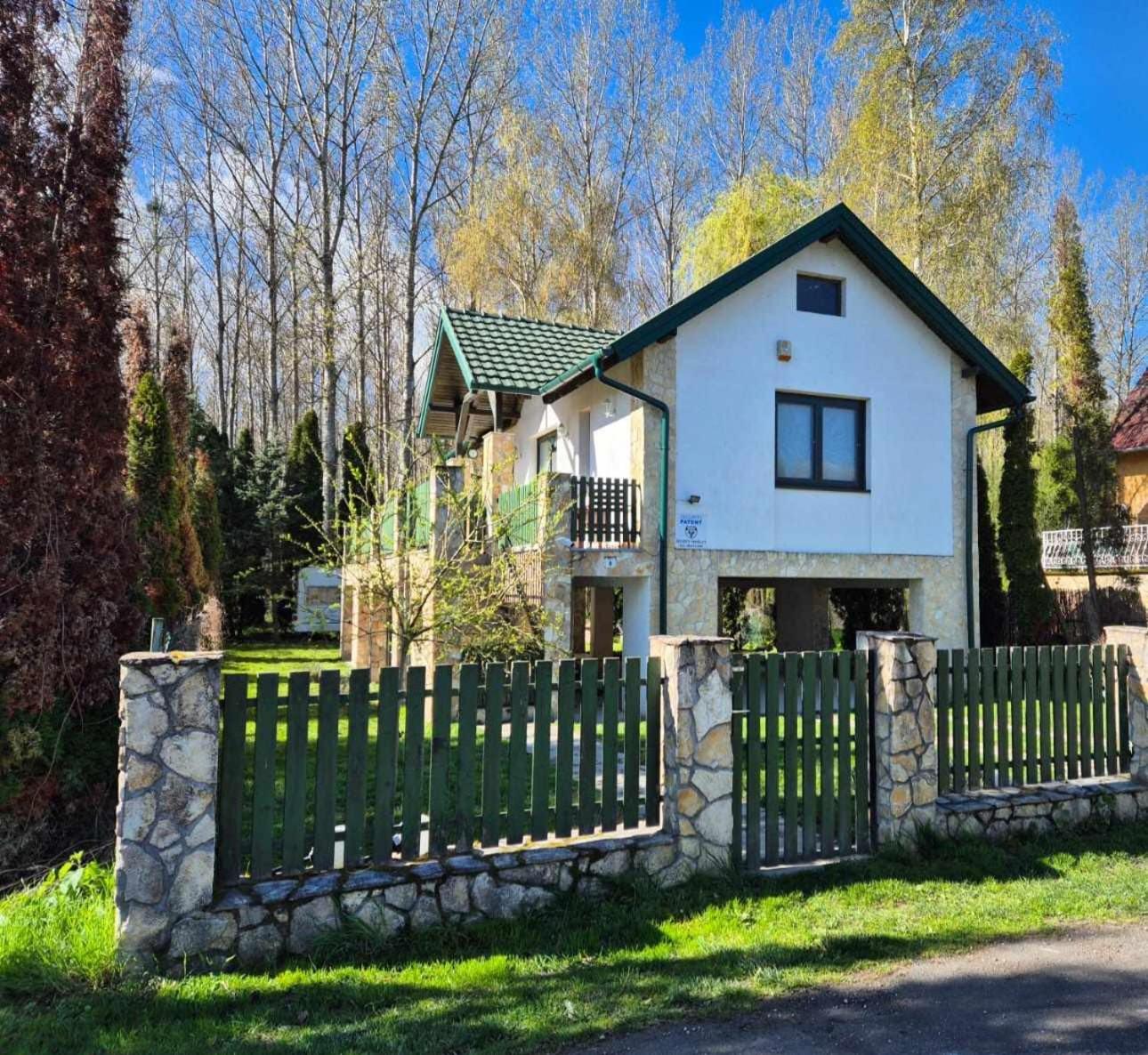 One-Bedroom House photo 2