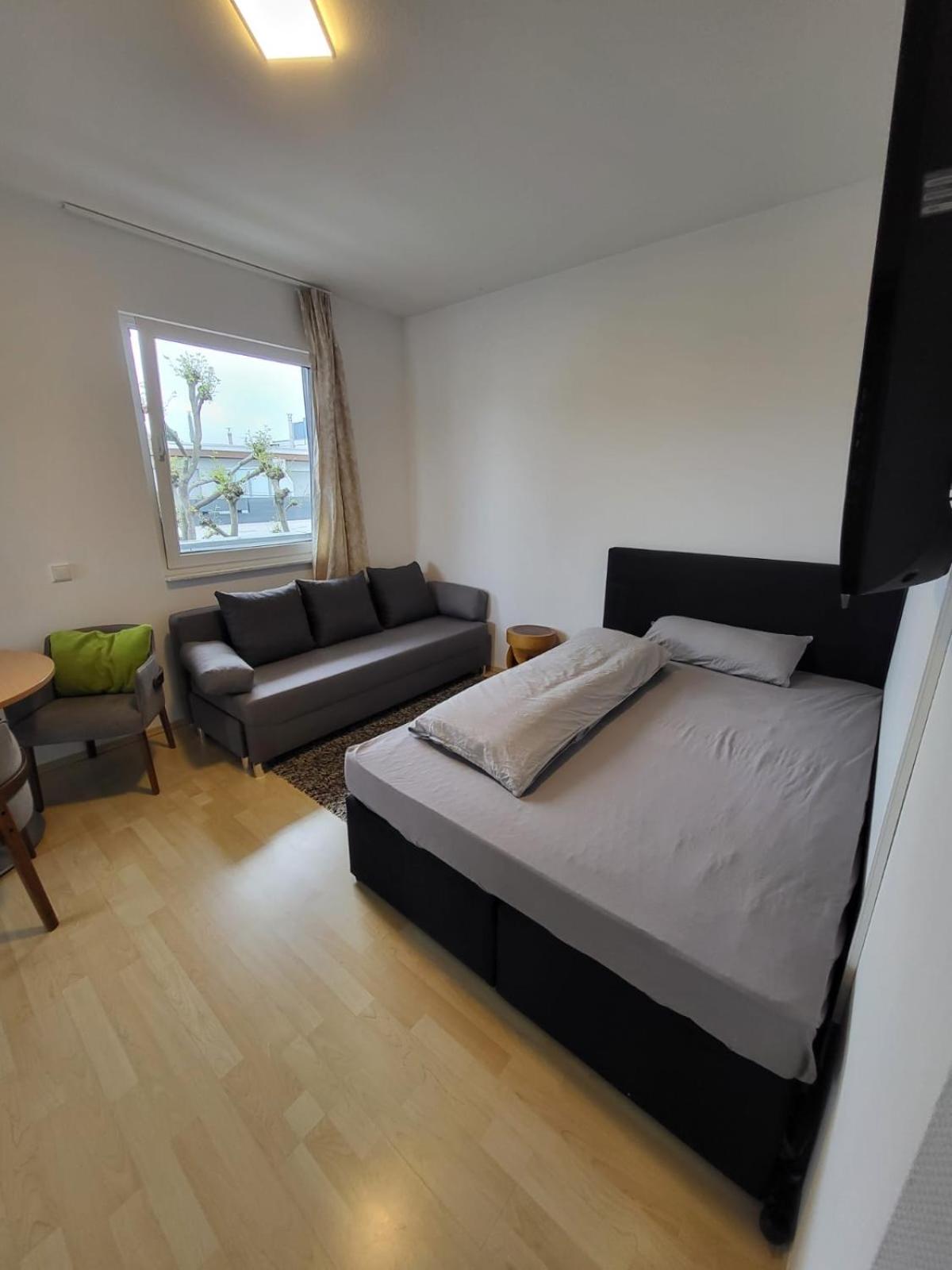 One-Bedroom Apartment photo 1