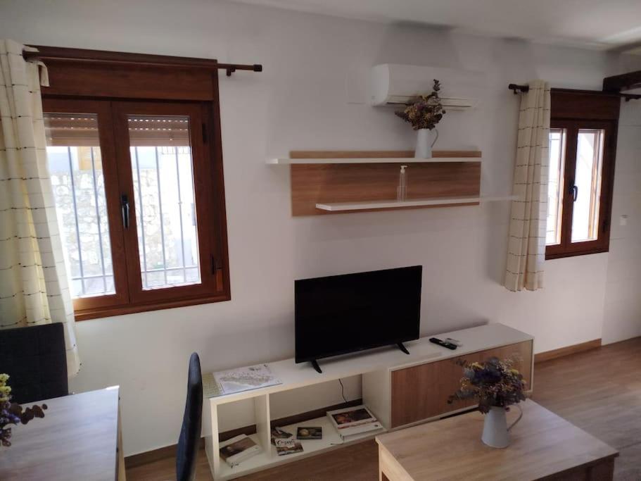 Three-Bedroom House - Photo 7