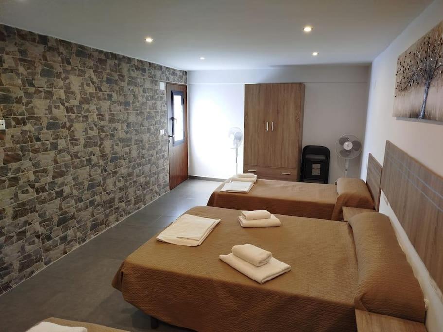 Three-Bedroom House - Photo 10