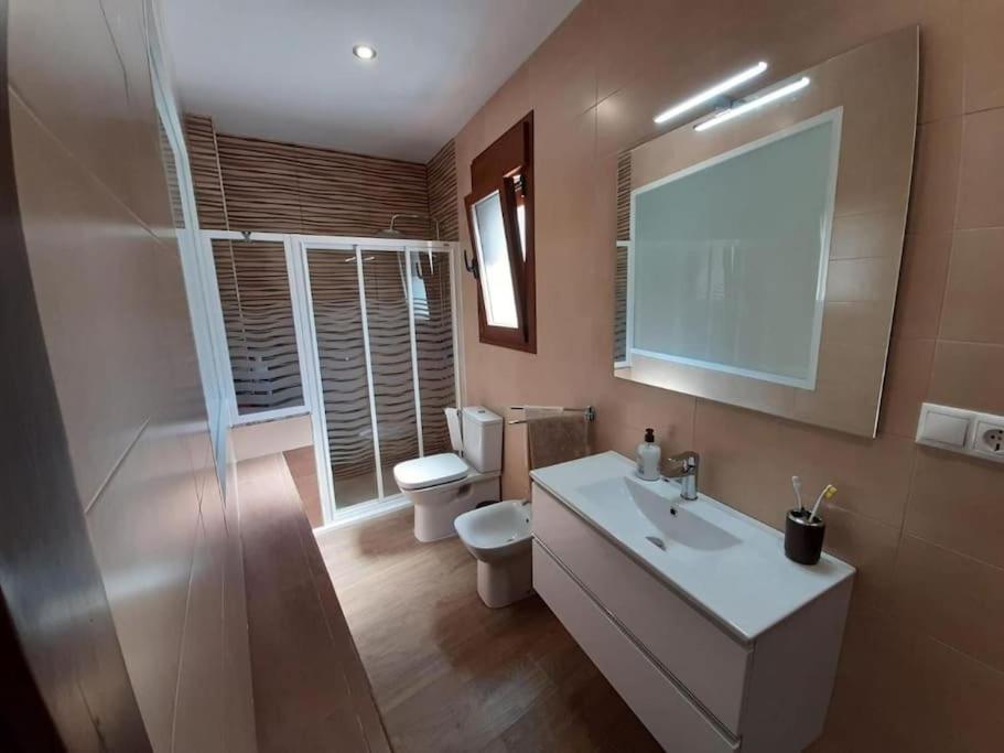 Three-Bedroom House - Photo 3