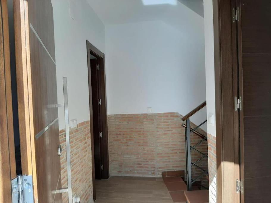 Three-Bedroom House - Photo 2