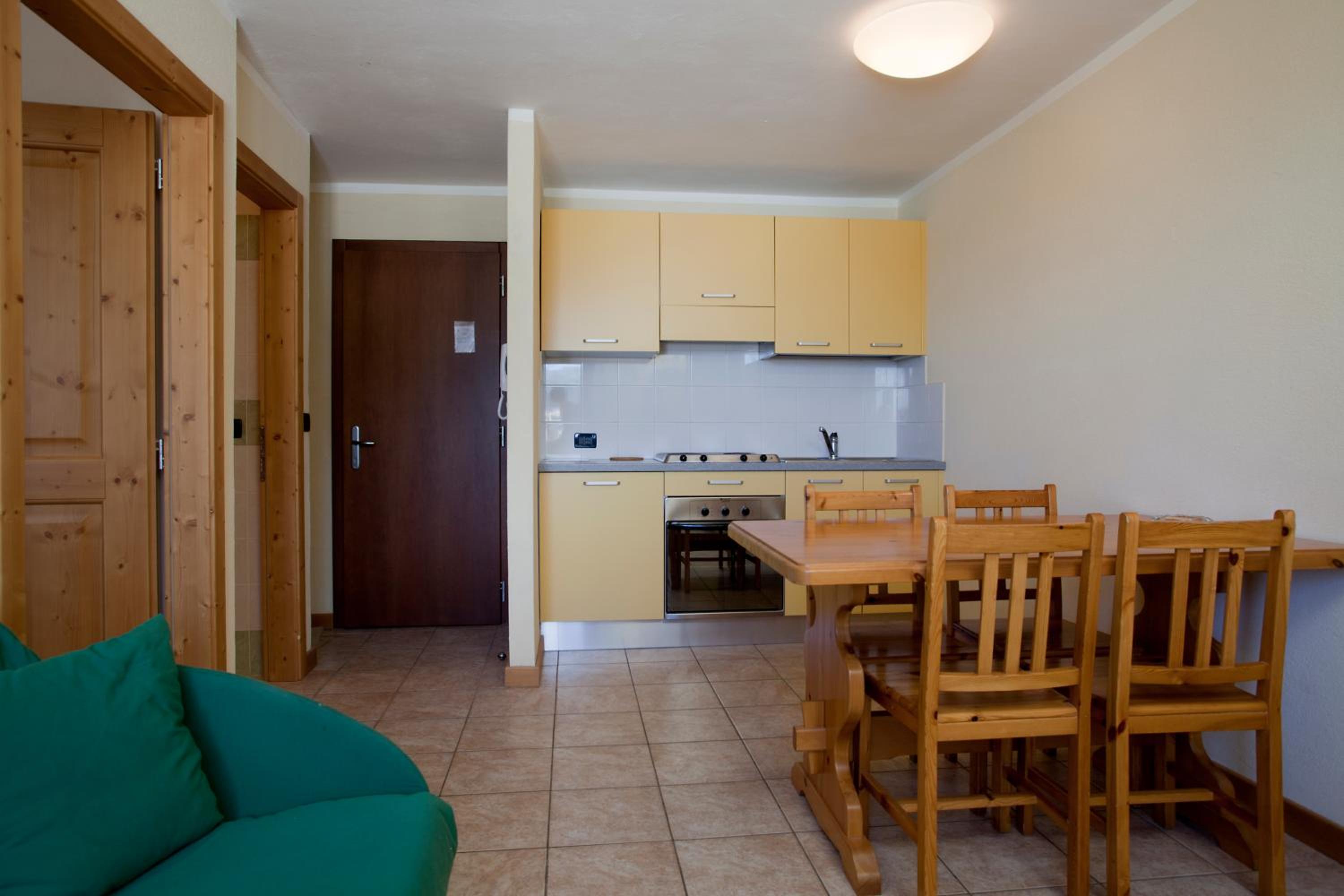 One-Bedroom Apartment photo 2