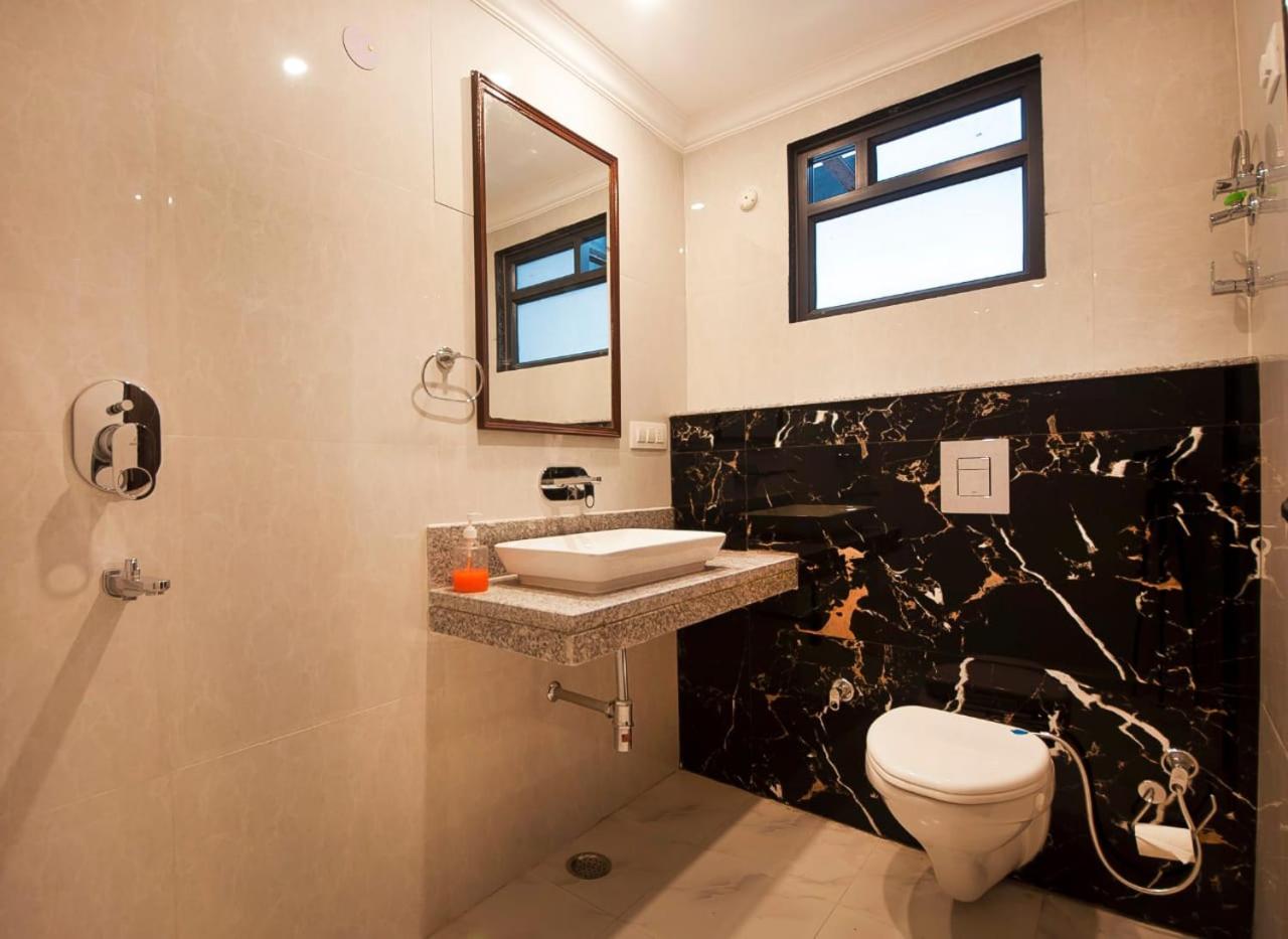 Deluxe Room (2 Adults + 1 Child) photo 2