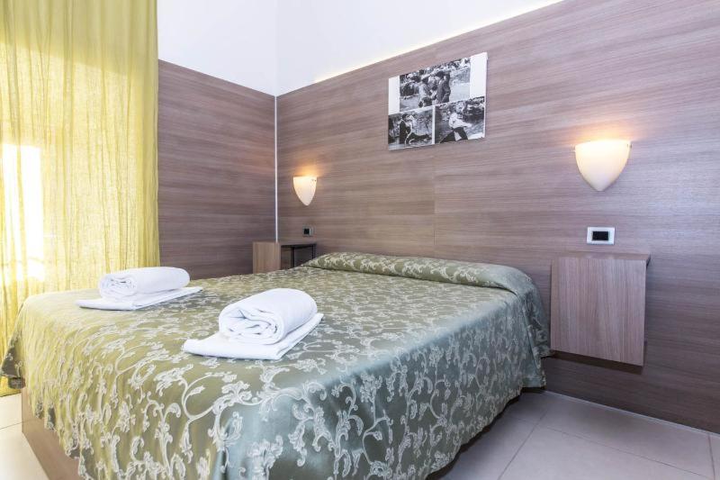 Studio Apartment with One Double Bed photo 3