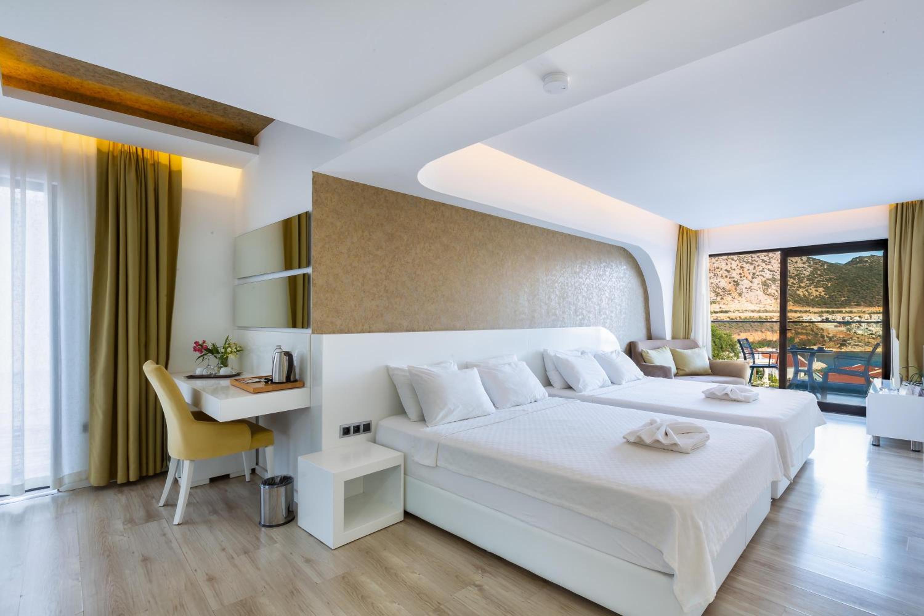 Deluxe Double Room with Sea View - Photo 1