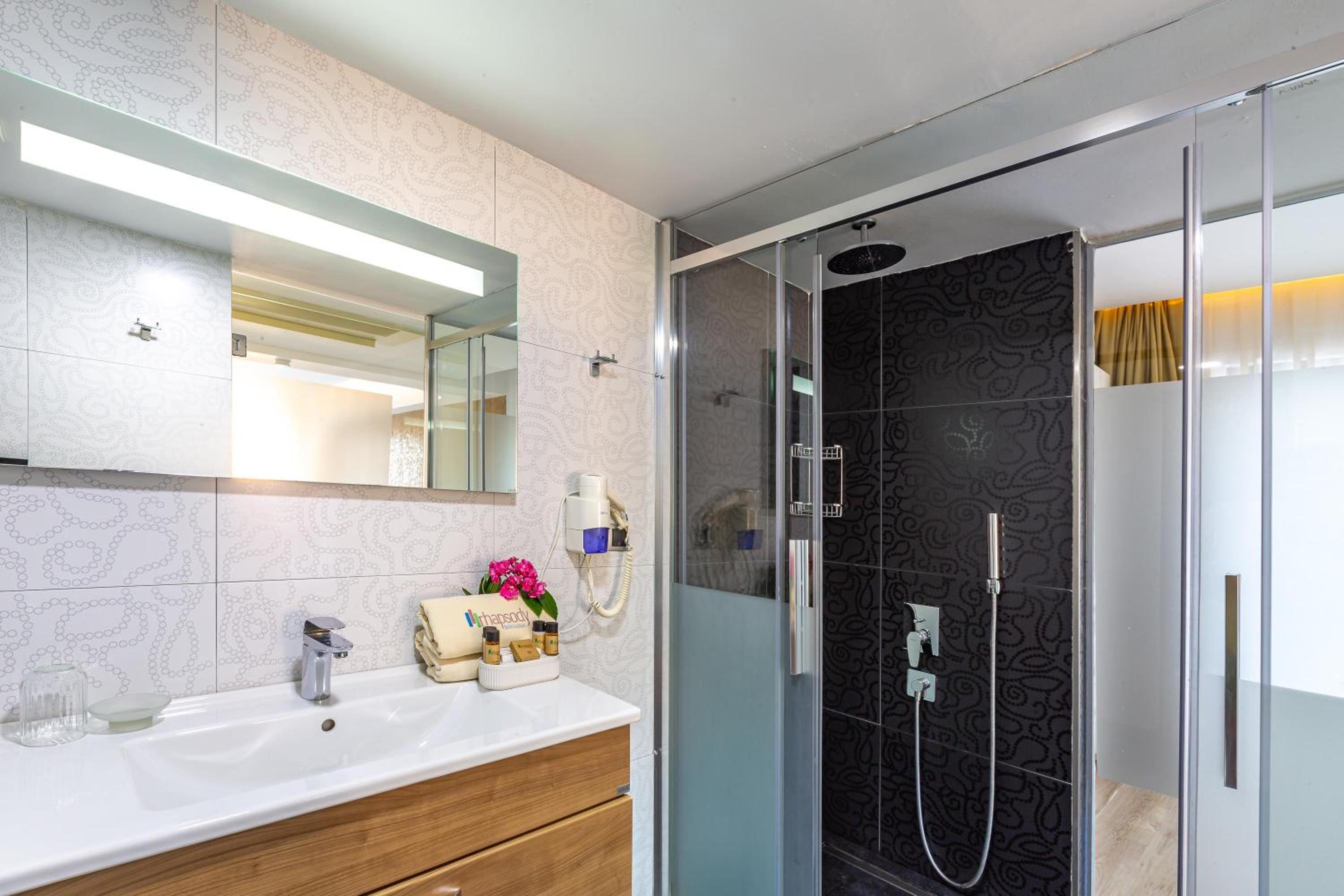 Deluxe Double Room with Sea View - Photo 3