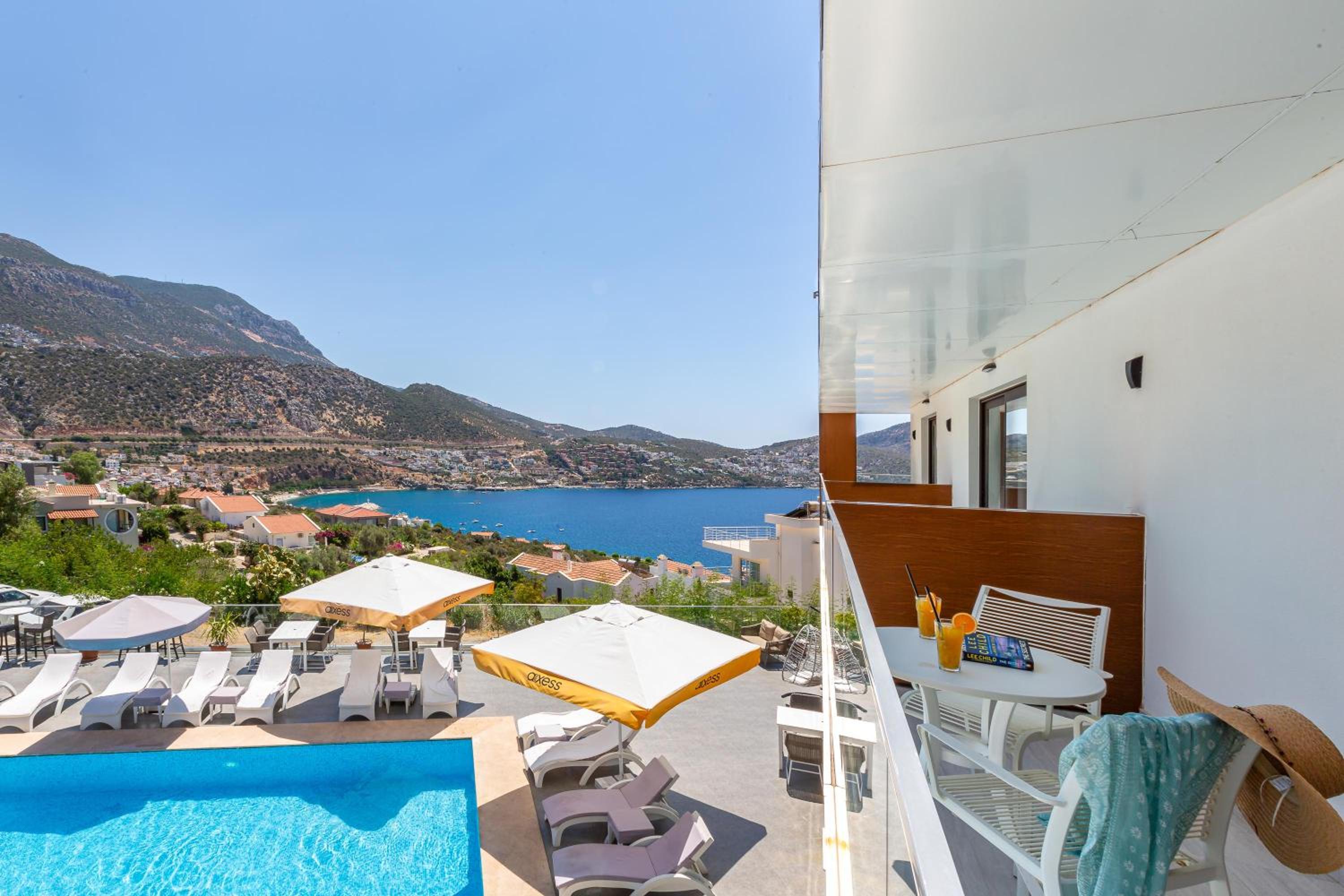 Deluxe Double Room with Sea View - Photo 5