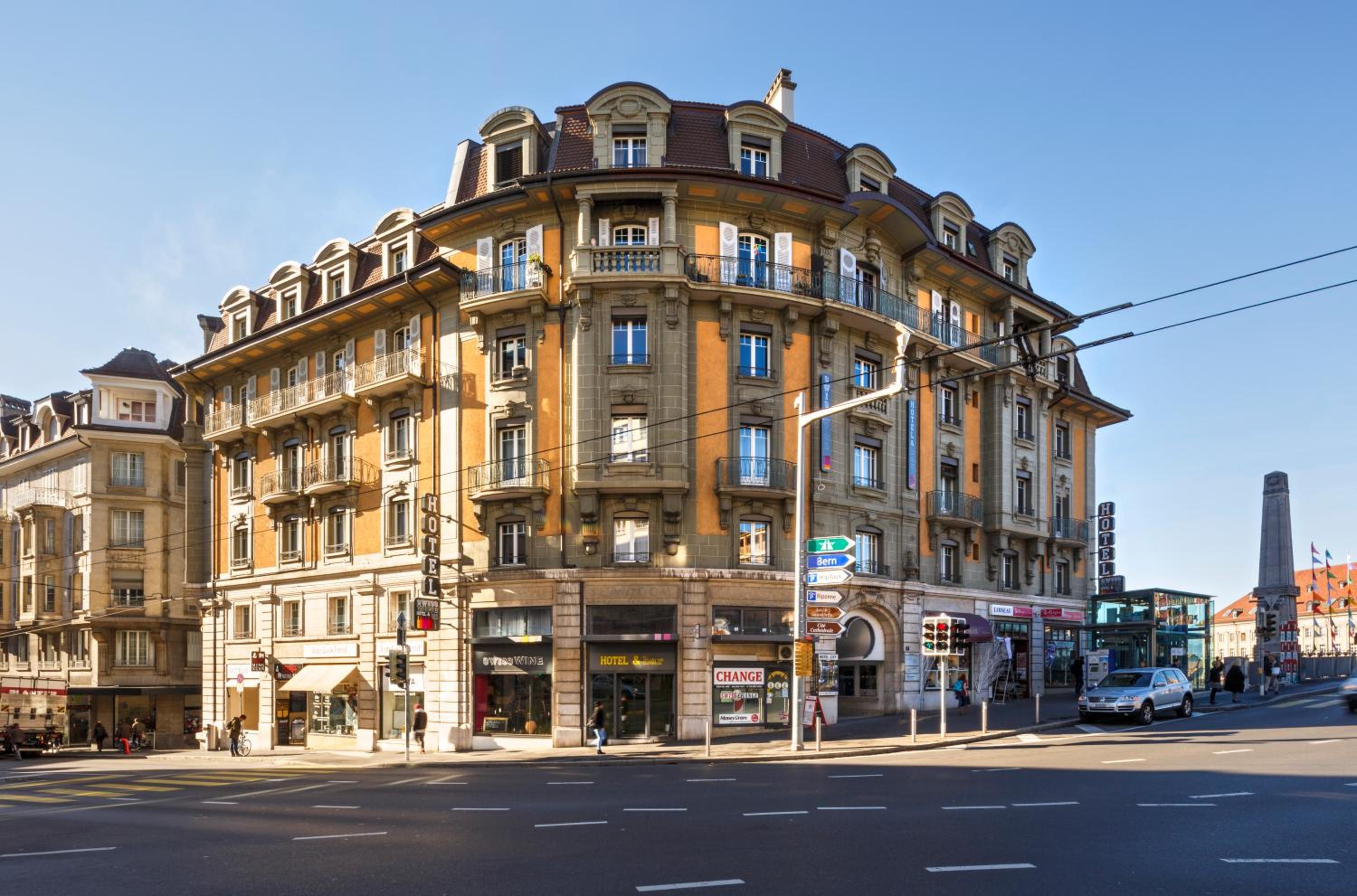 Single Room with Street View