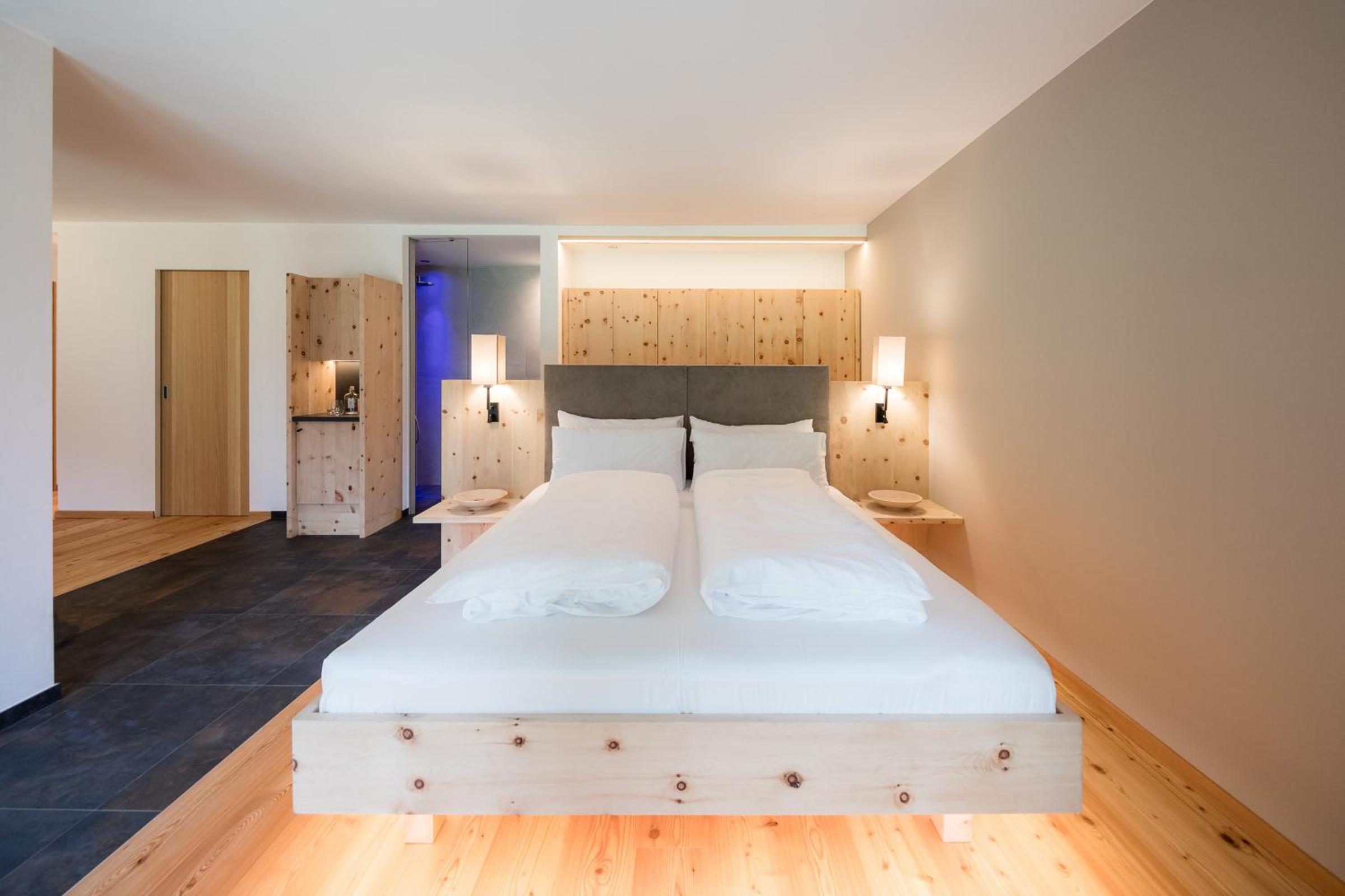 Deluxe Suite with Spa Bath