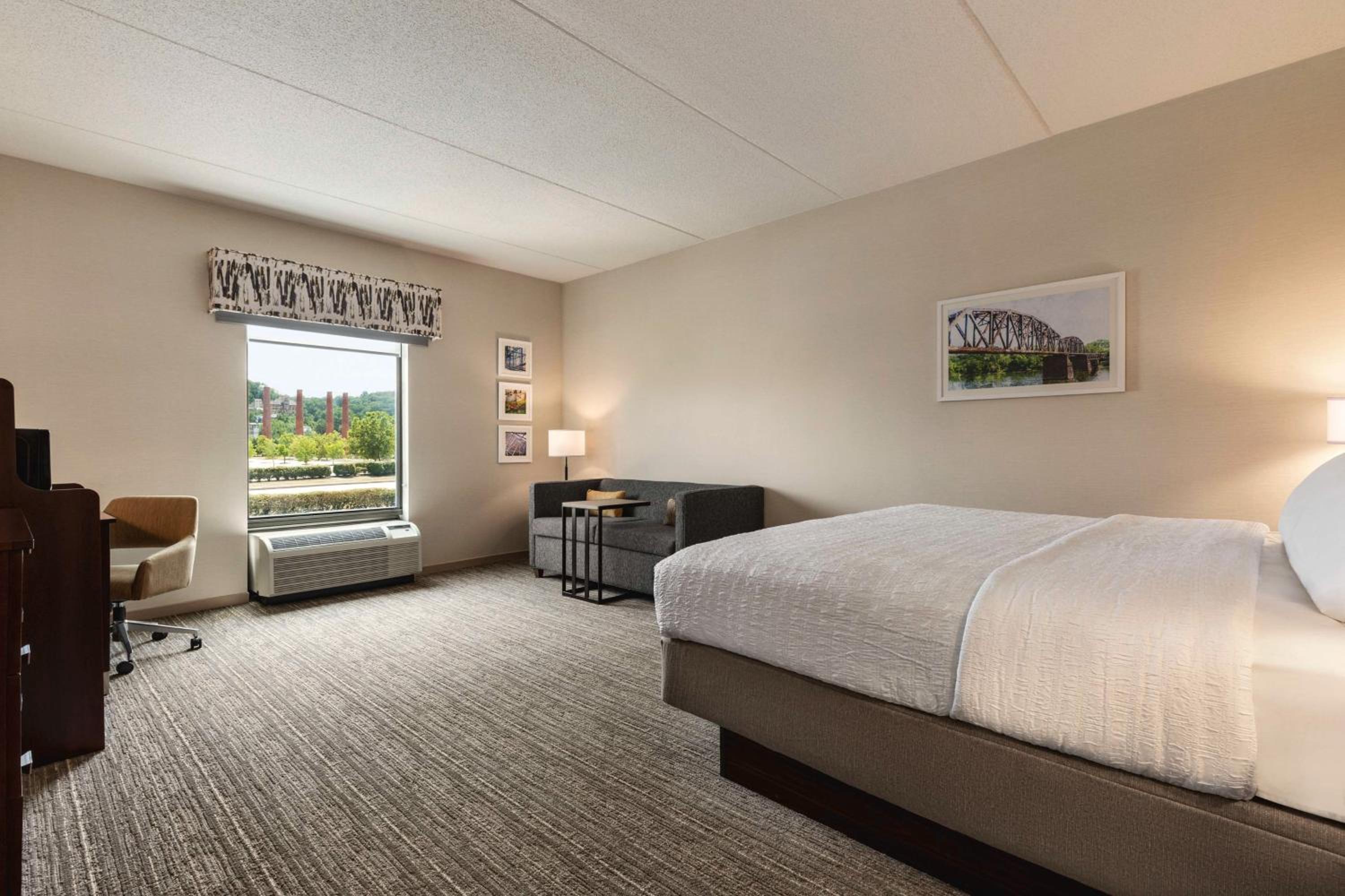 King Room with Sofa Bed - Non-Smoking