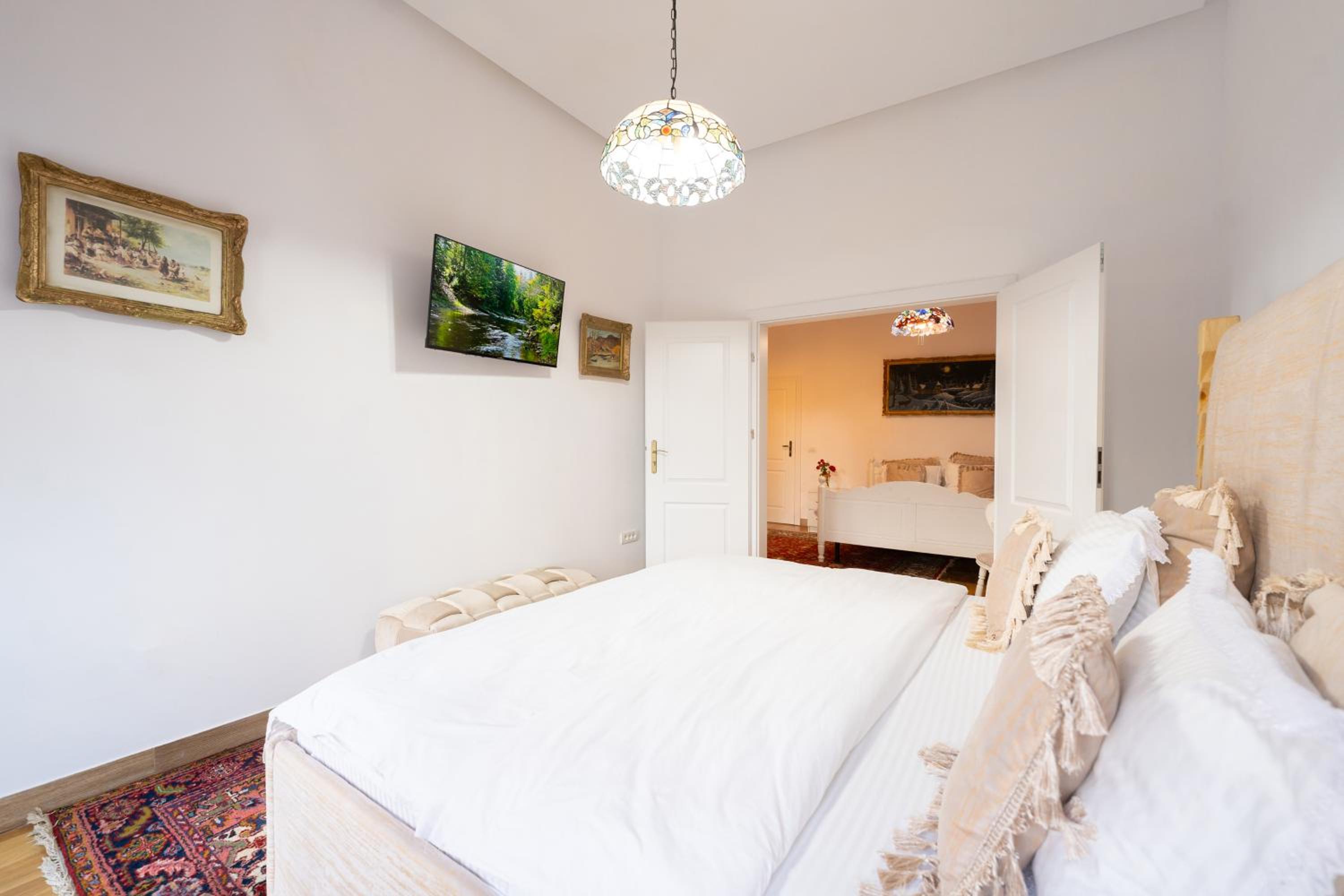 Two-Bedroom Apartment with Mountain View photo 1