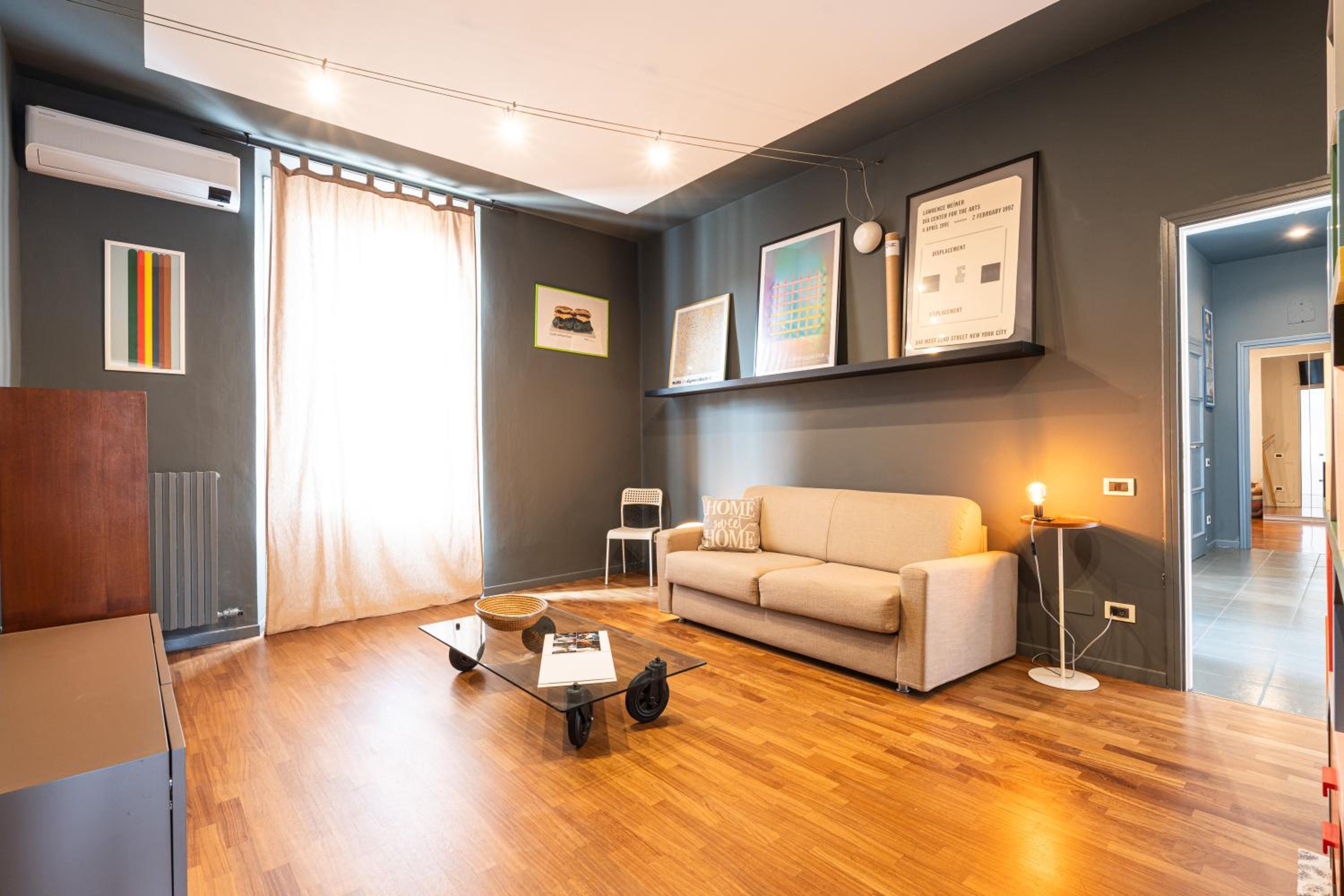 One-Bedroom Apartment