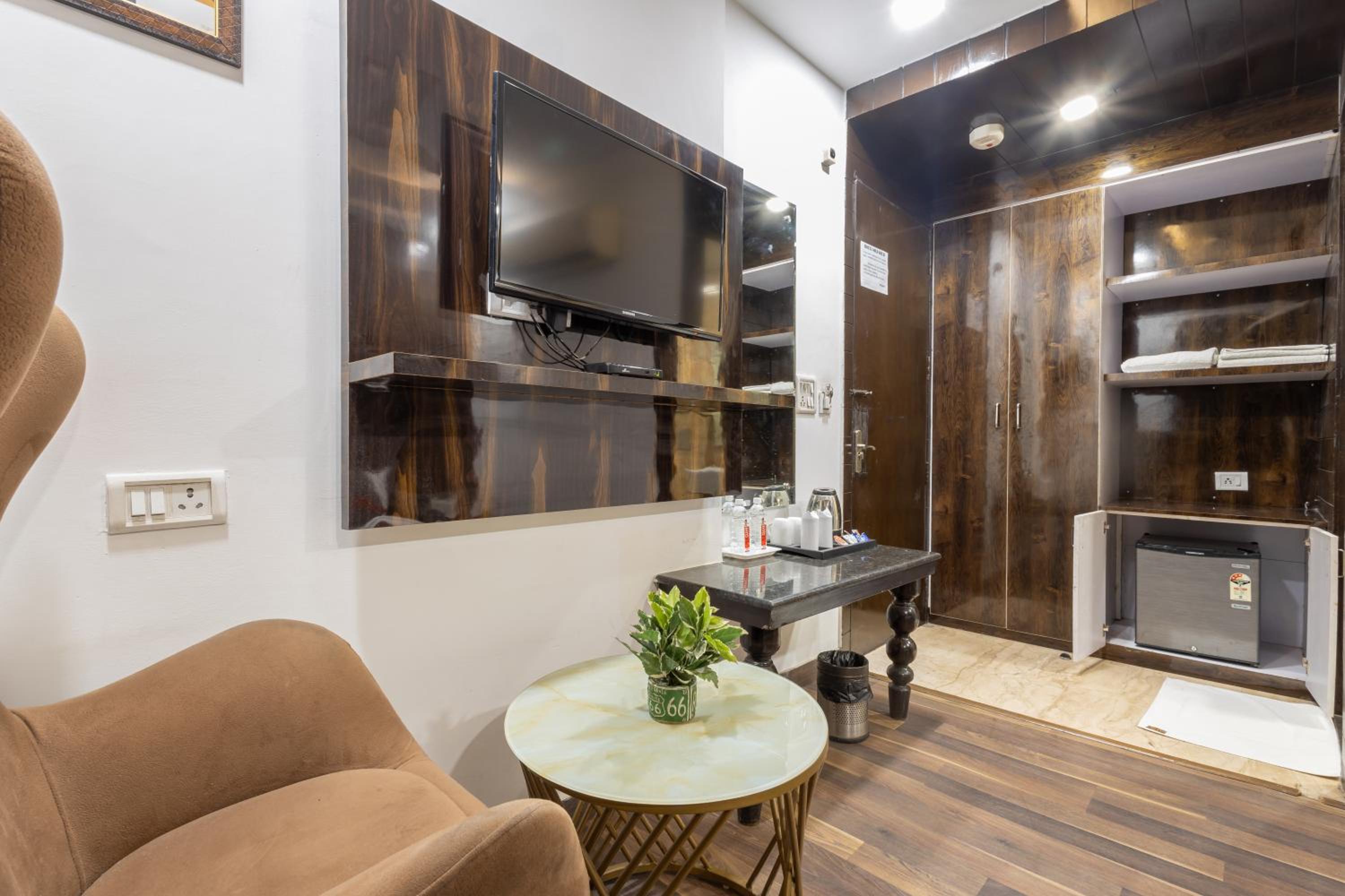 Superior King Suite photo 2