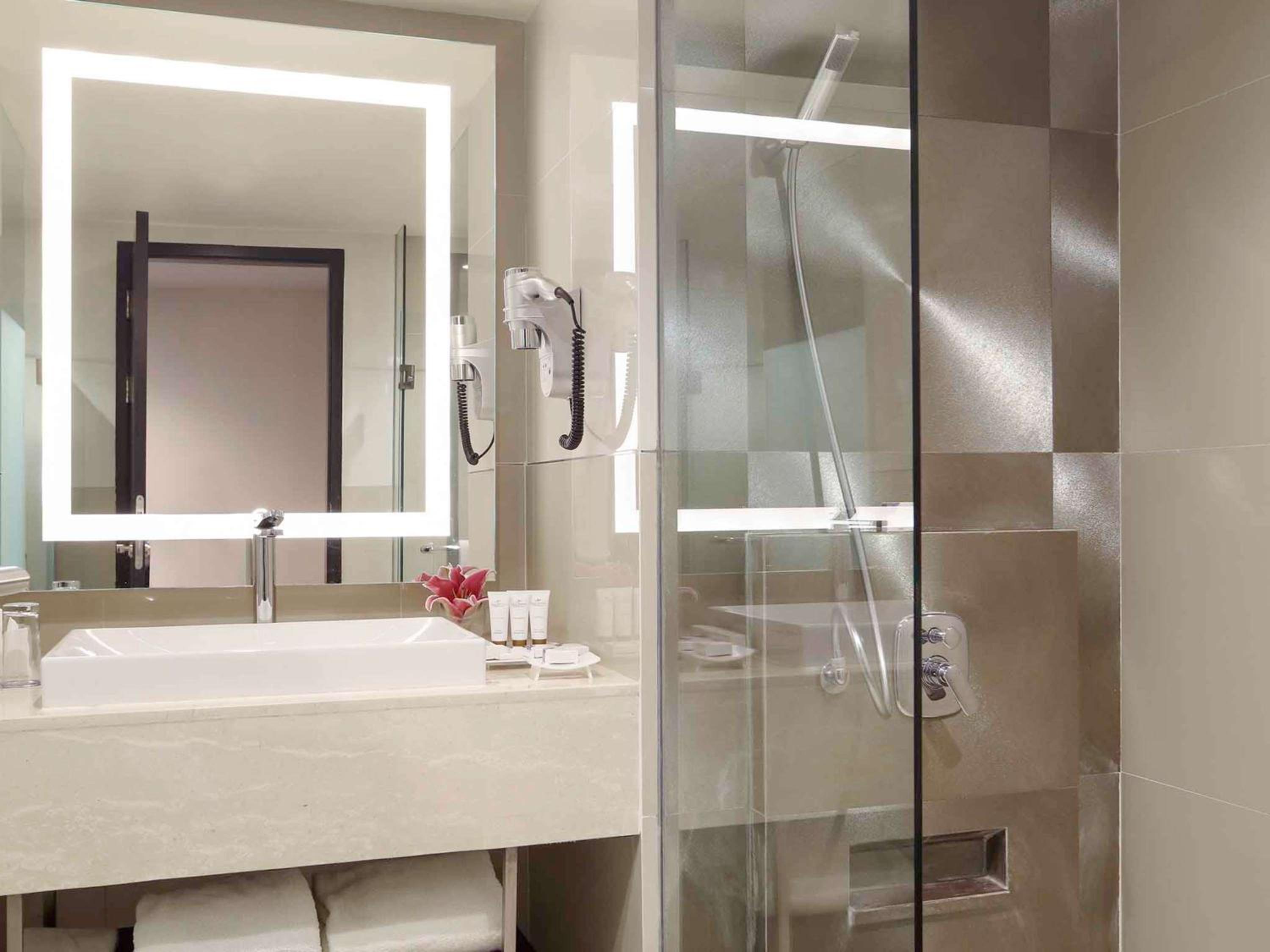 Junior King Suite - Photo 7