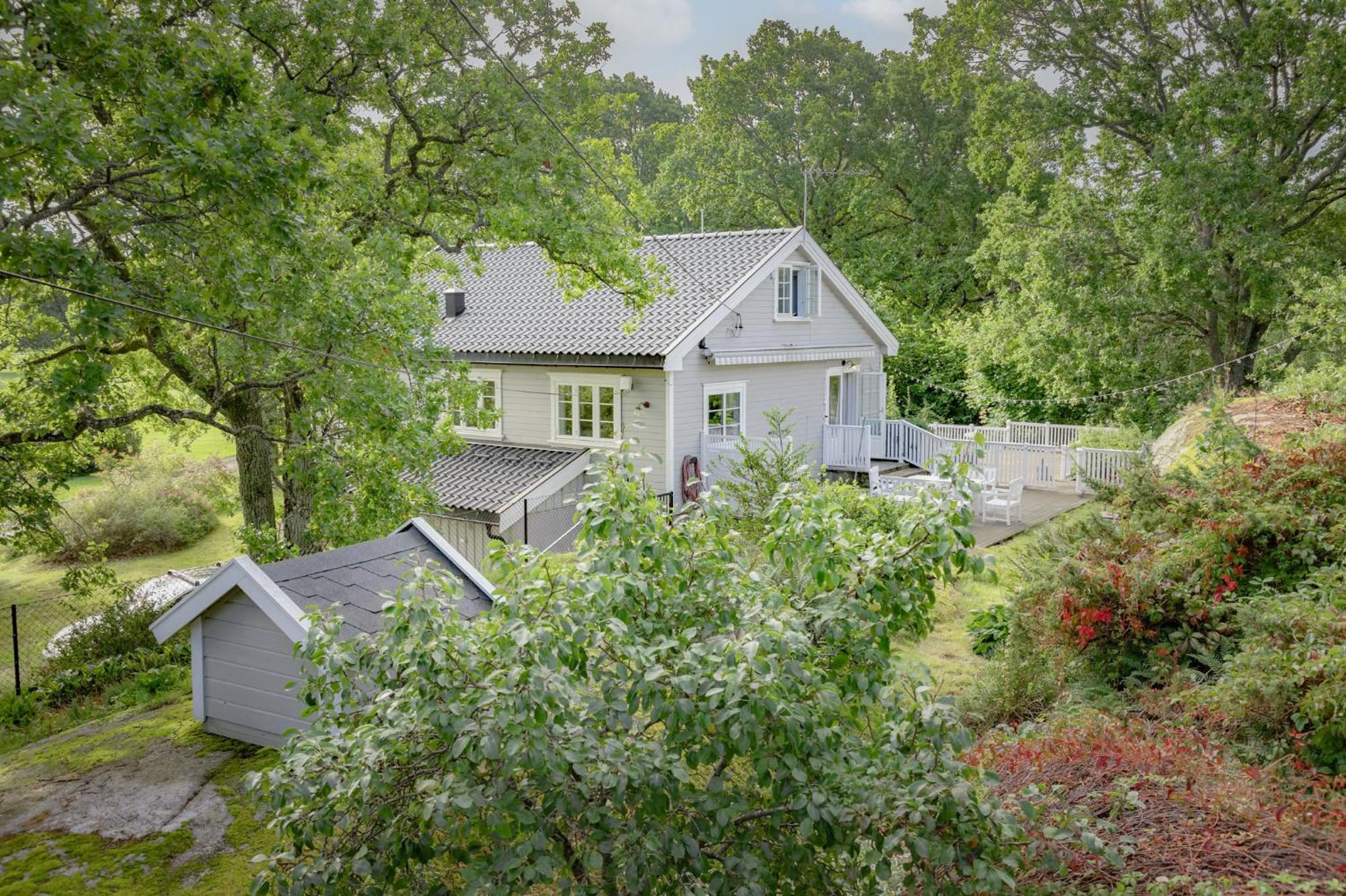 Three-Bedroom Vacation Home  photo 3