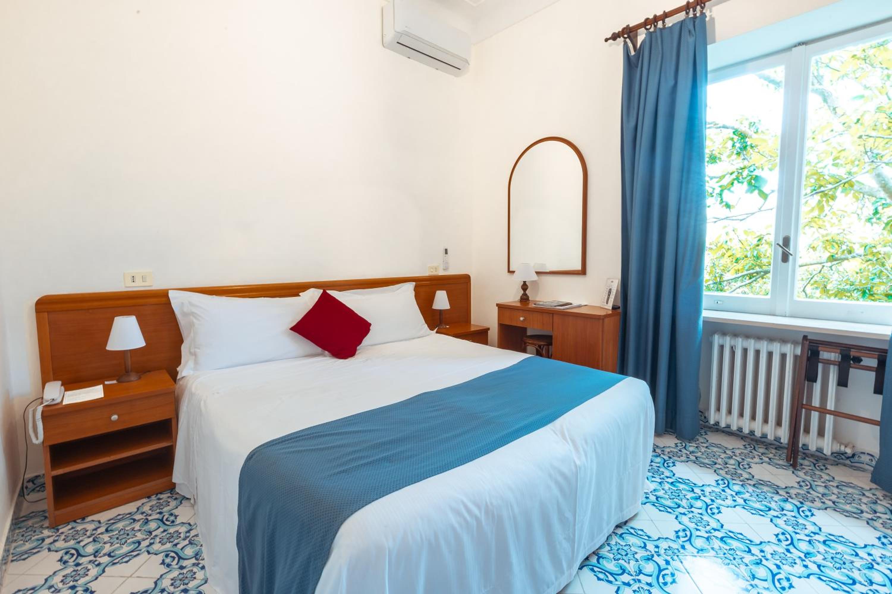 Double Room with Garden View - Photo 1