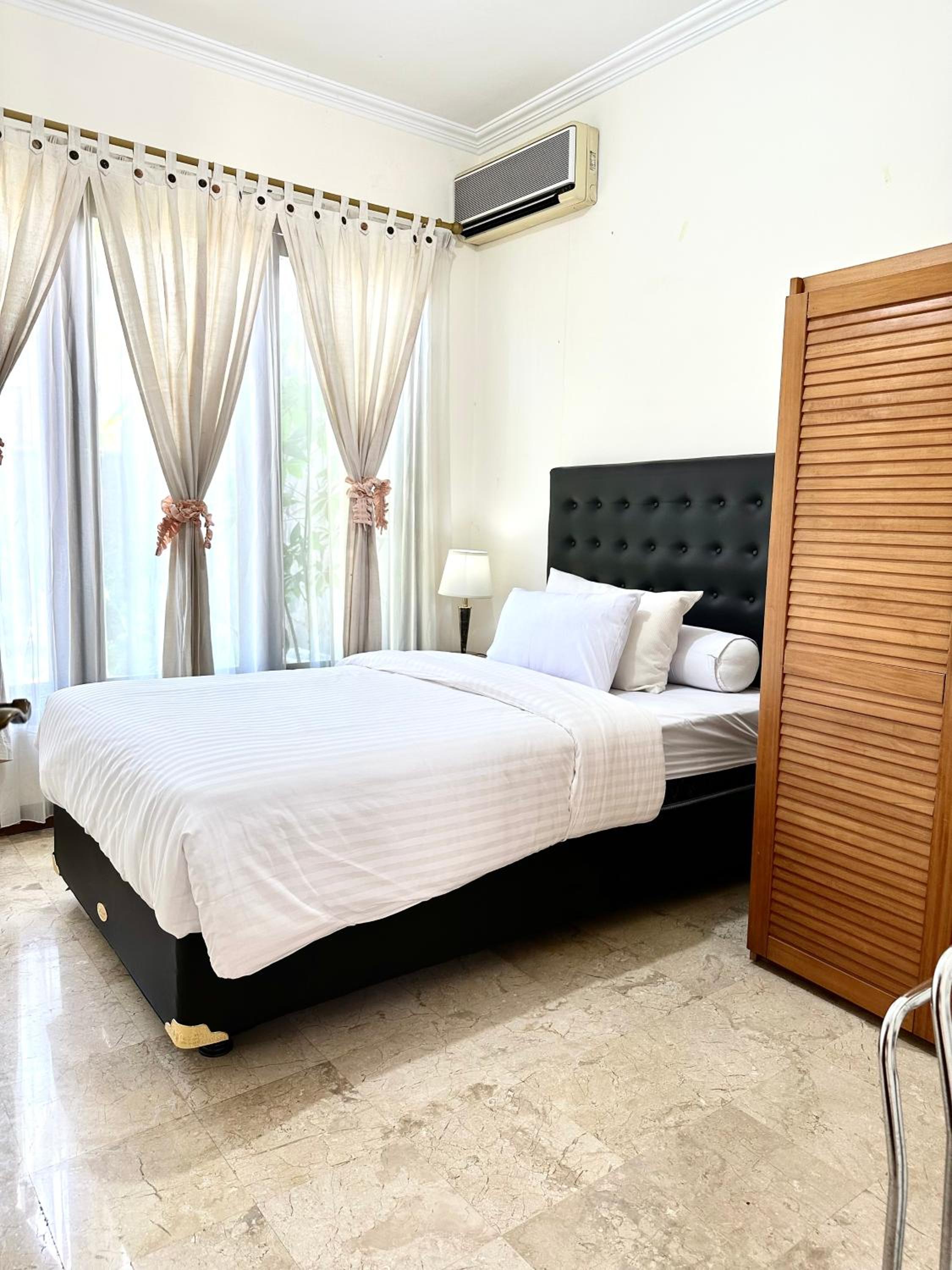 Single Room with Garden View