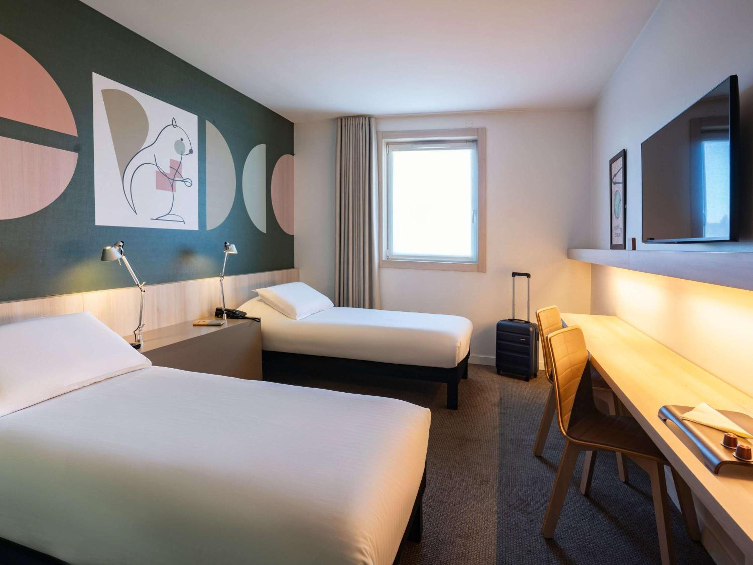 Standard Twin Room - Photo 1
