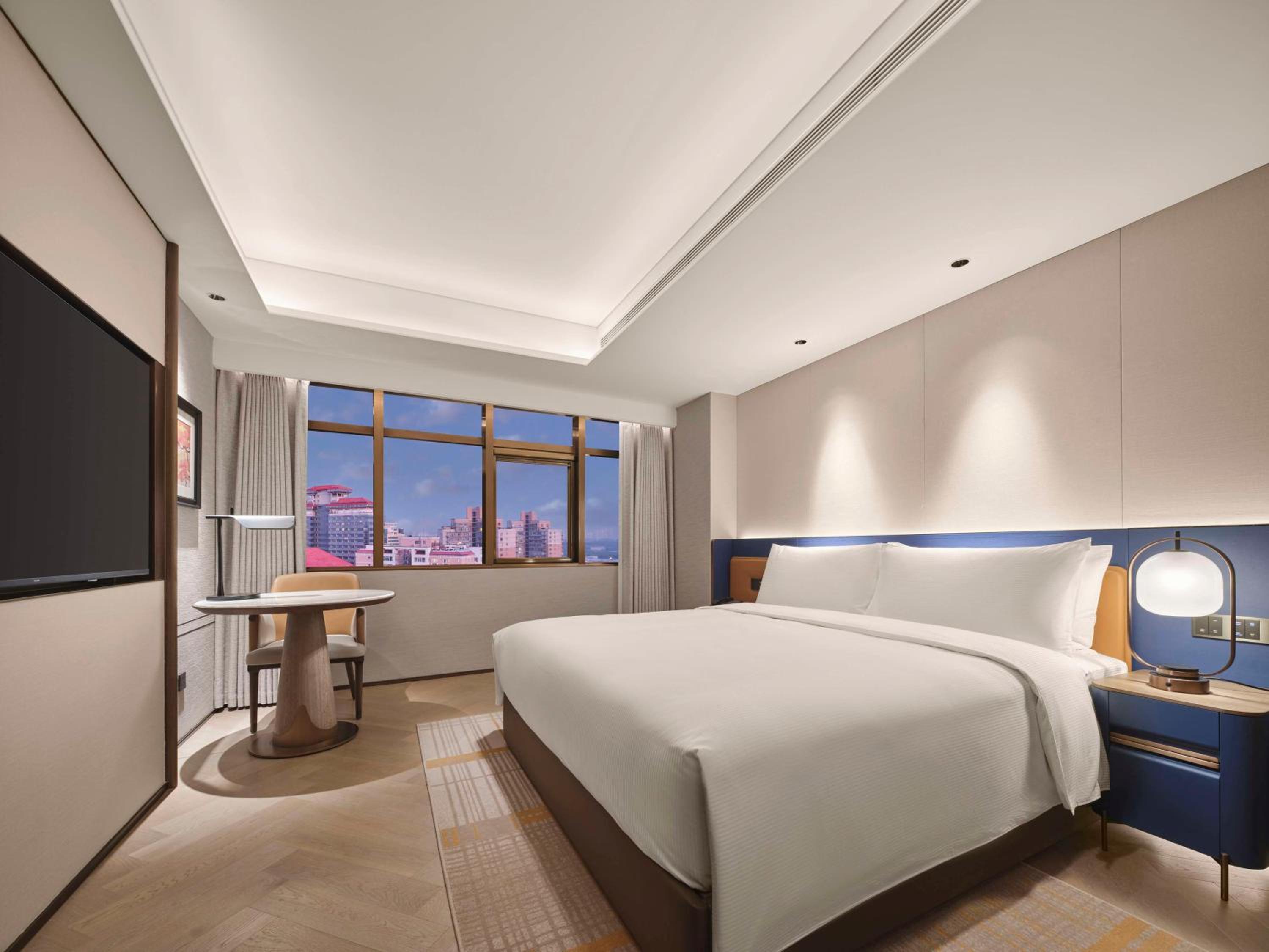 Premium King Suite thumbnail 5