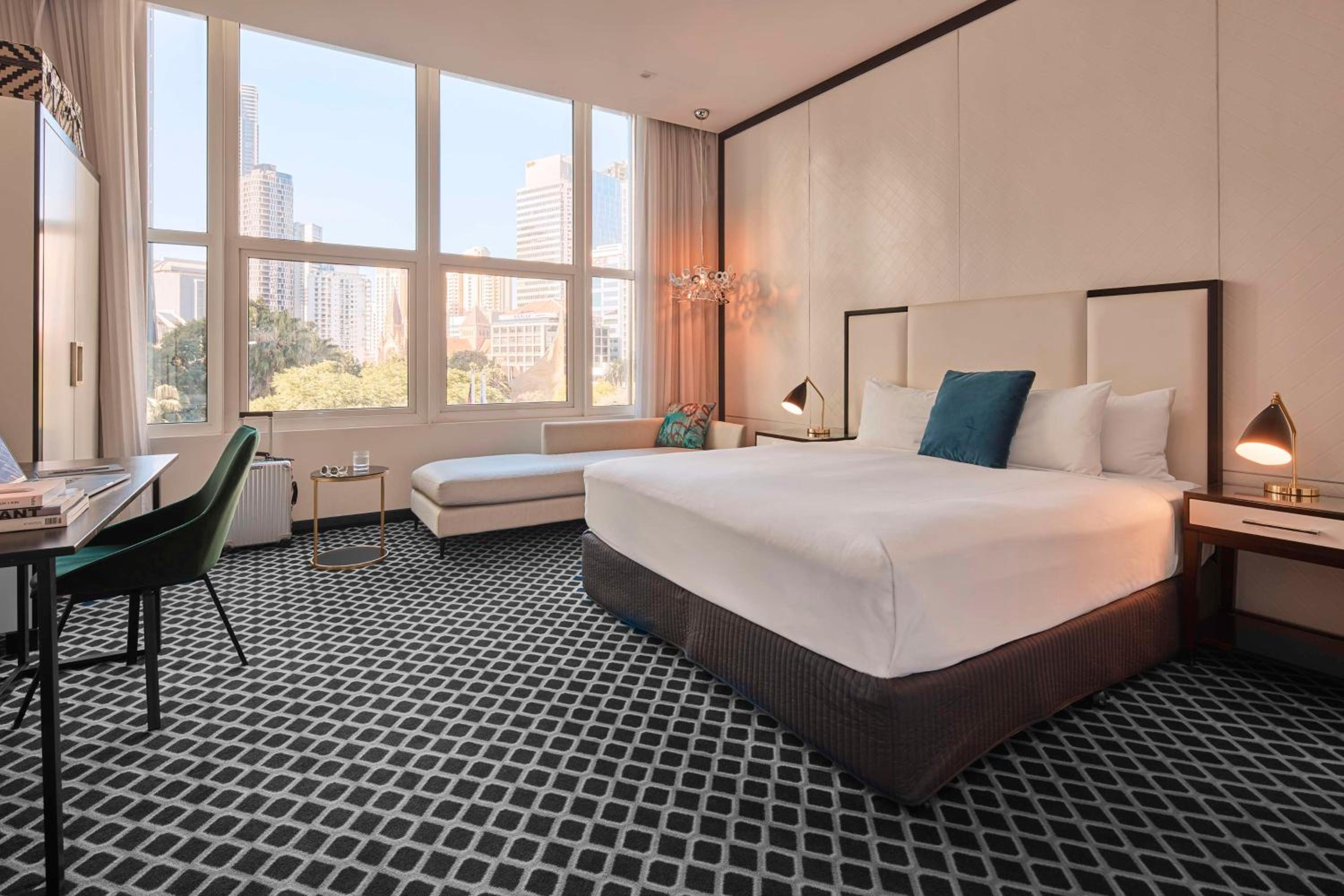 Suite with City View - Photo 1