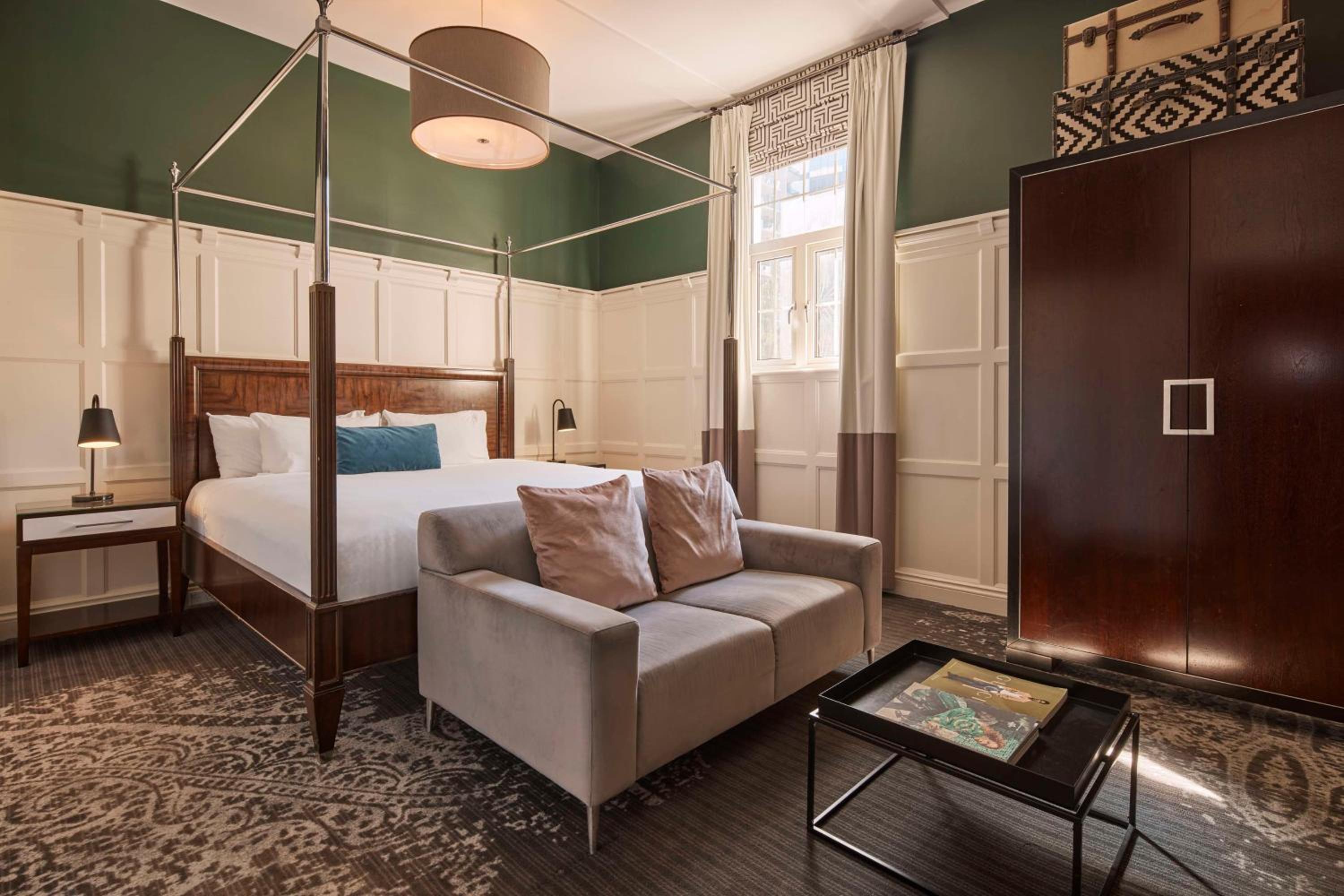 Socialites Suite - Photo 1