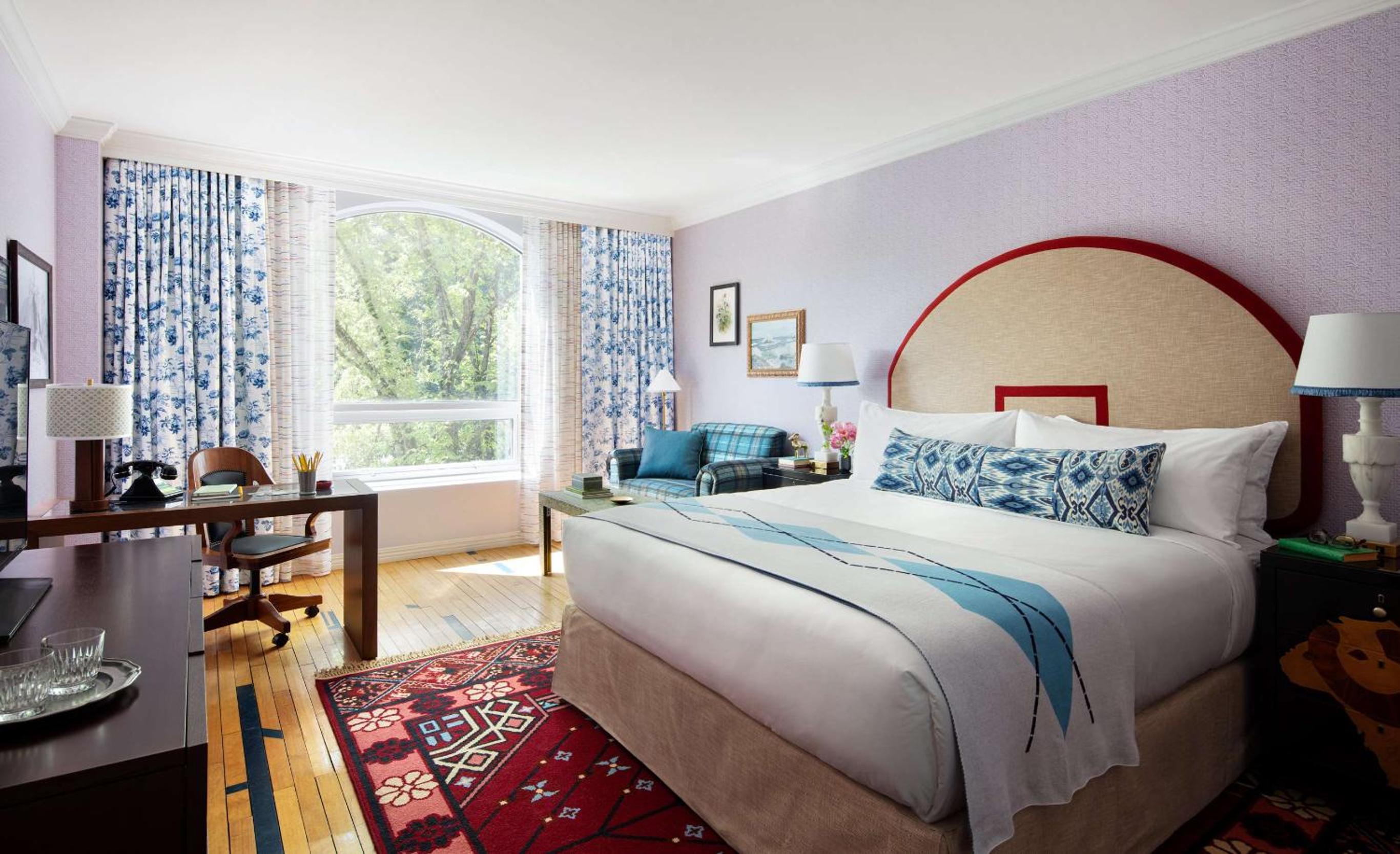 Graduate King Room at Graduate by Hilton Chapel Hill in Chapel Hill