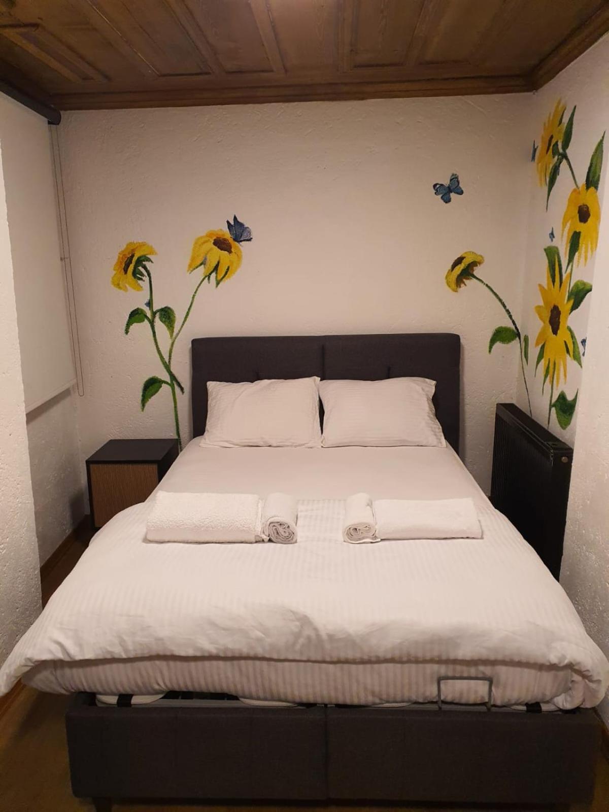 Budget Double Room photo 2