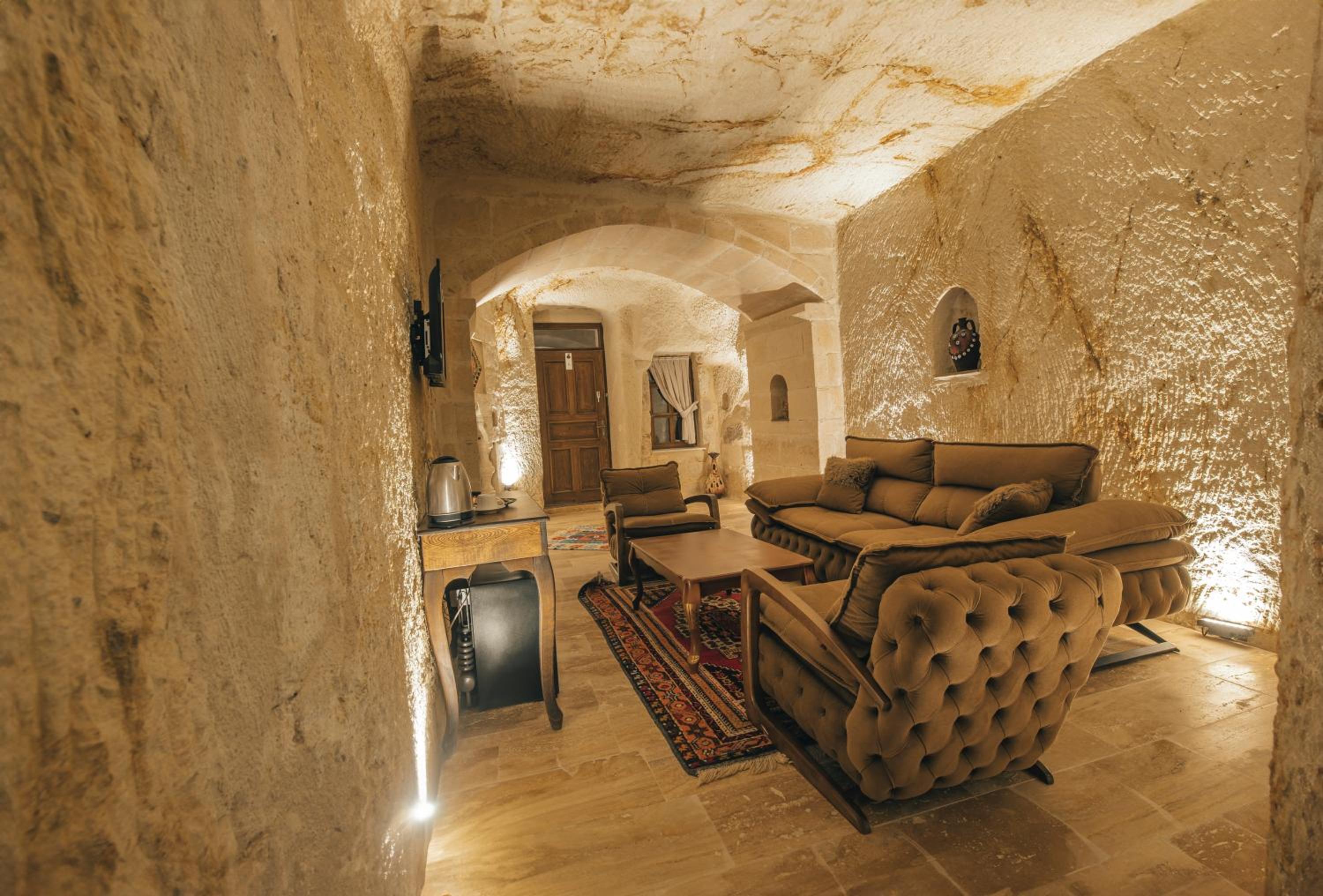 Deluxe King Suite photo 3