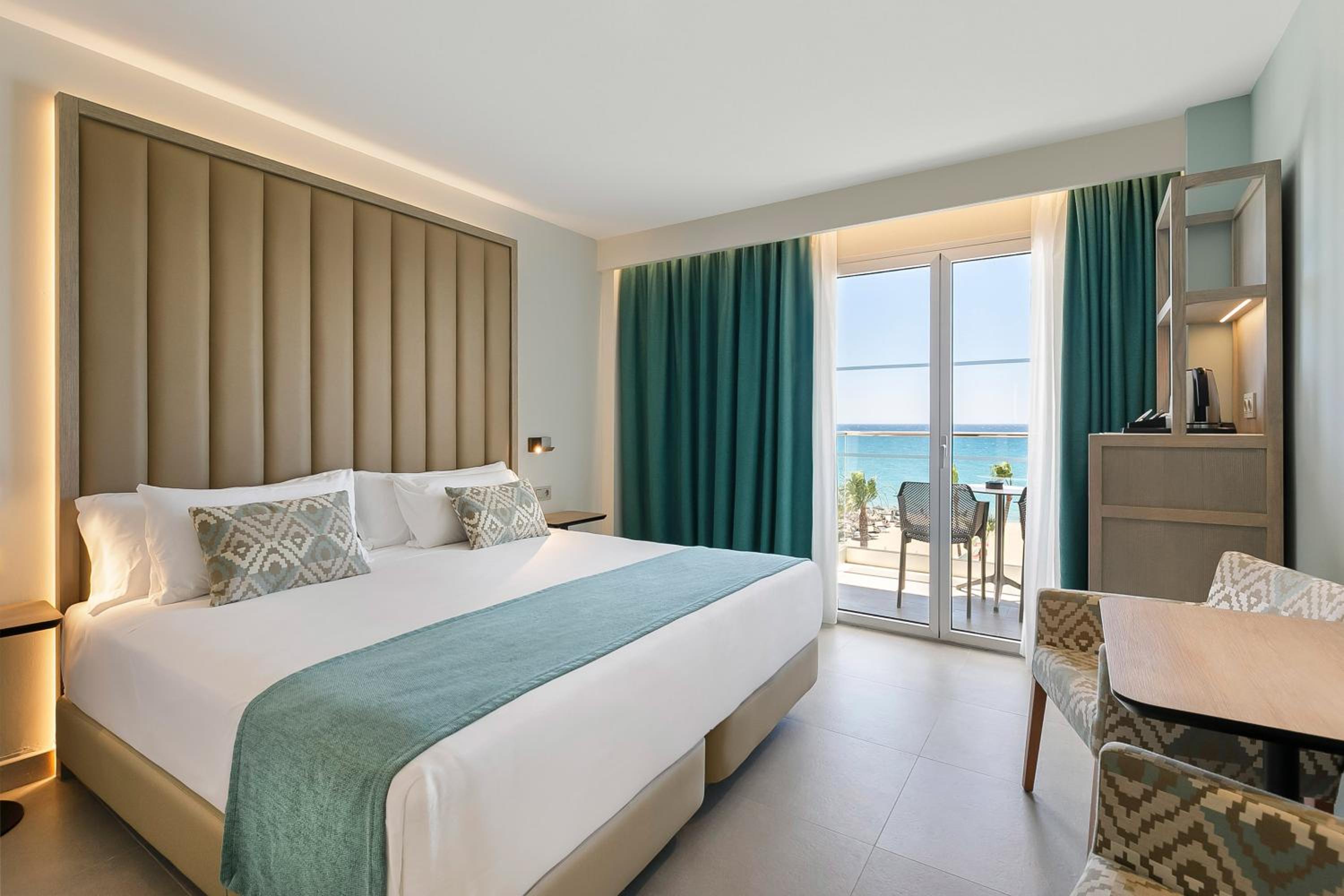 Superior Room Front Sea - Photo 1