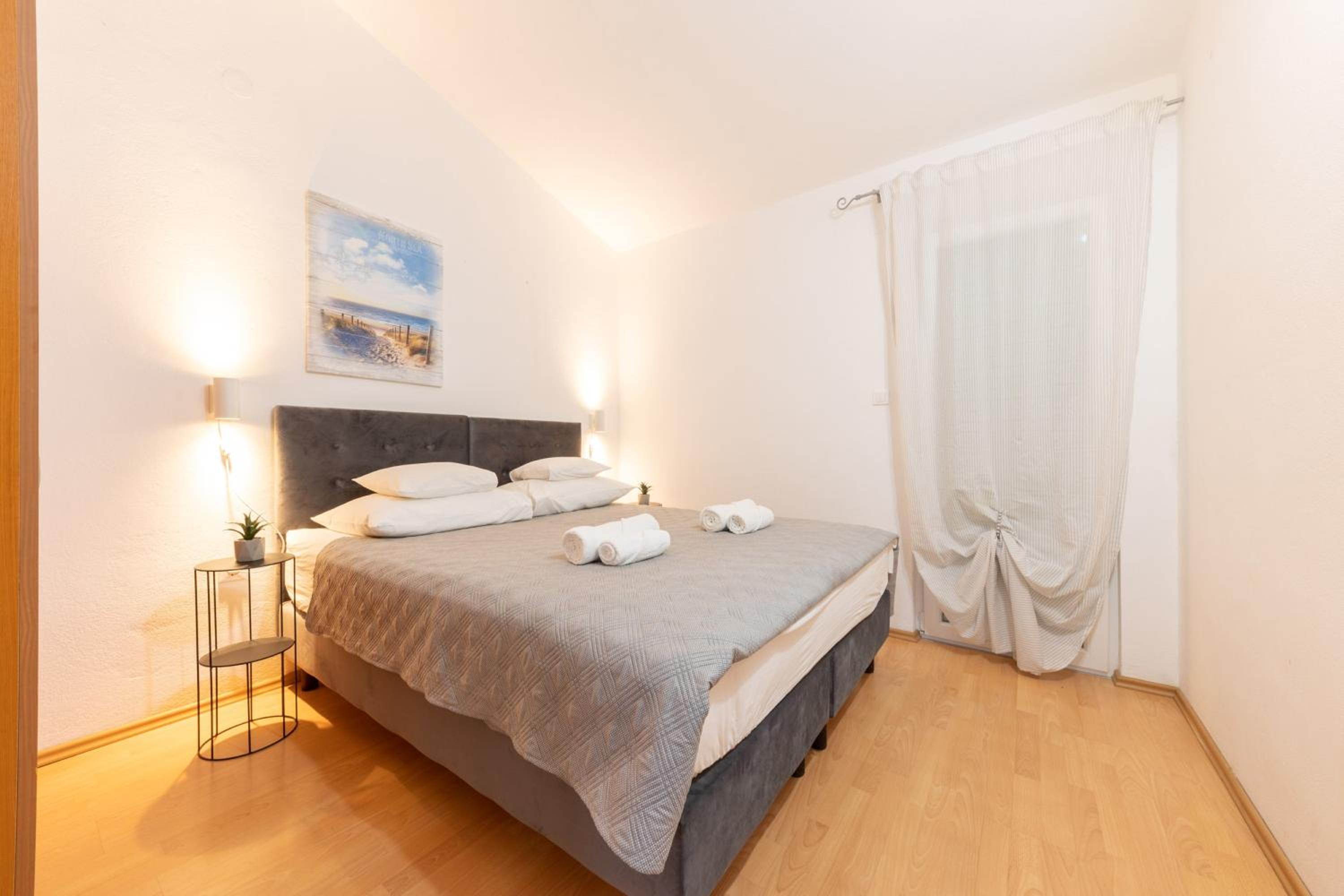 One-Bedroom House photo 1