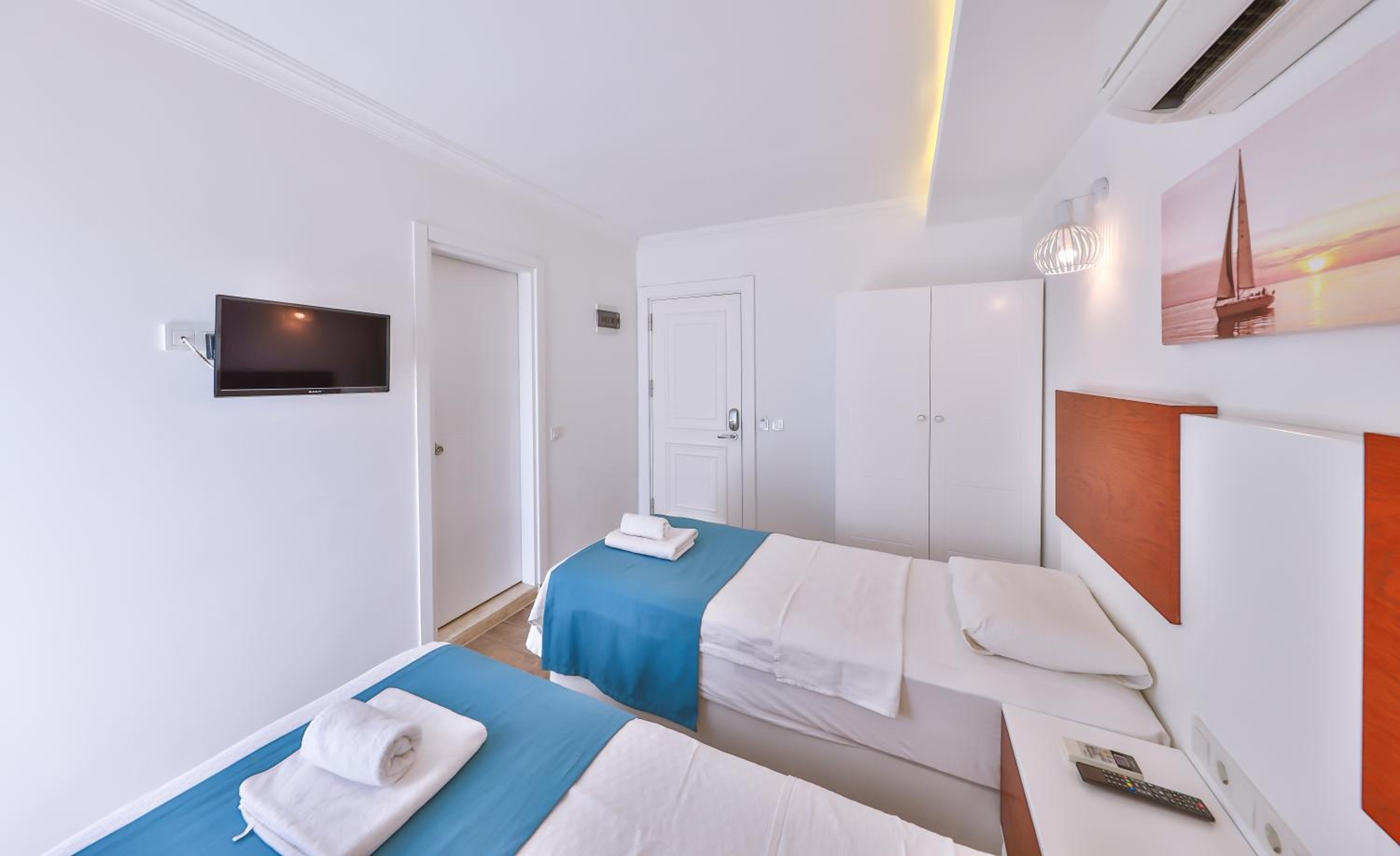 Standard Twin Room photo 1