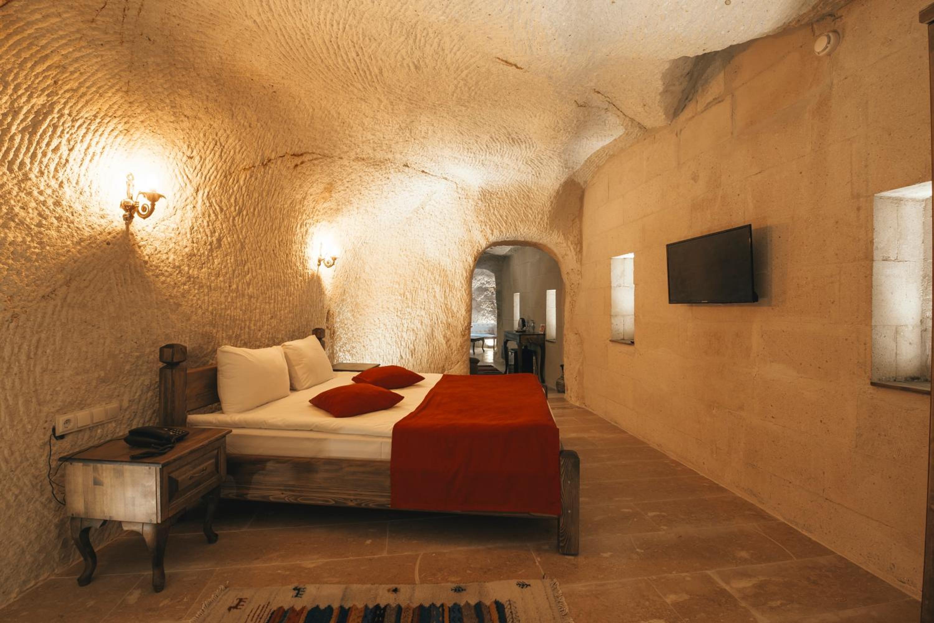 Deluxe King Room photo 1