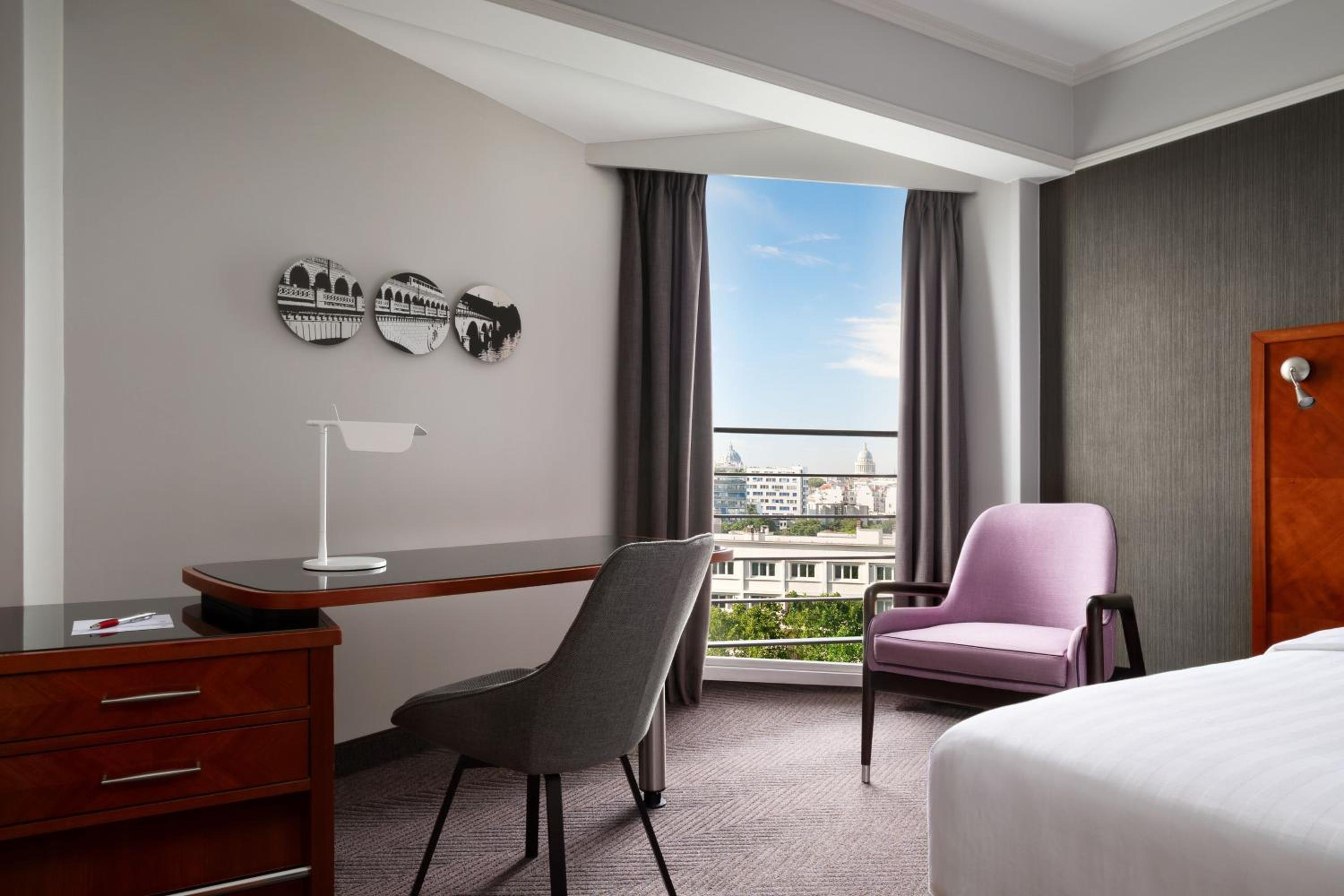 Executive Twin Room thumbnail 5