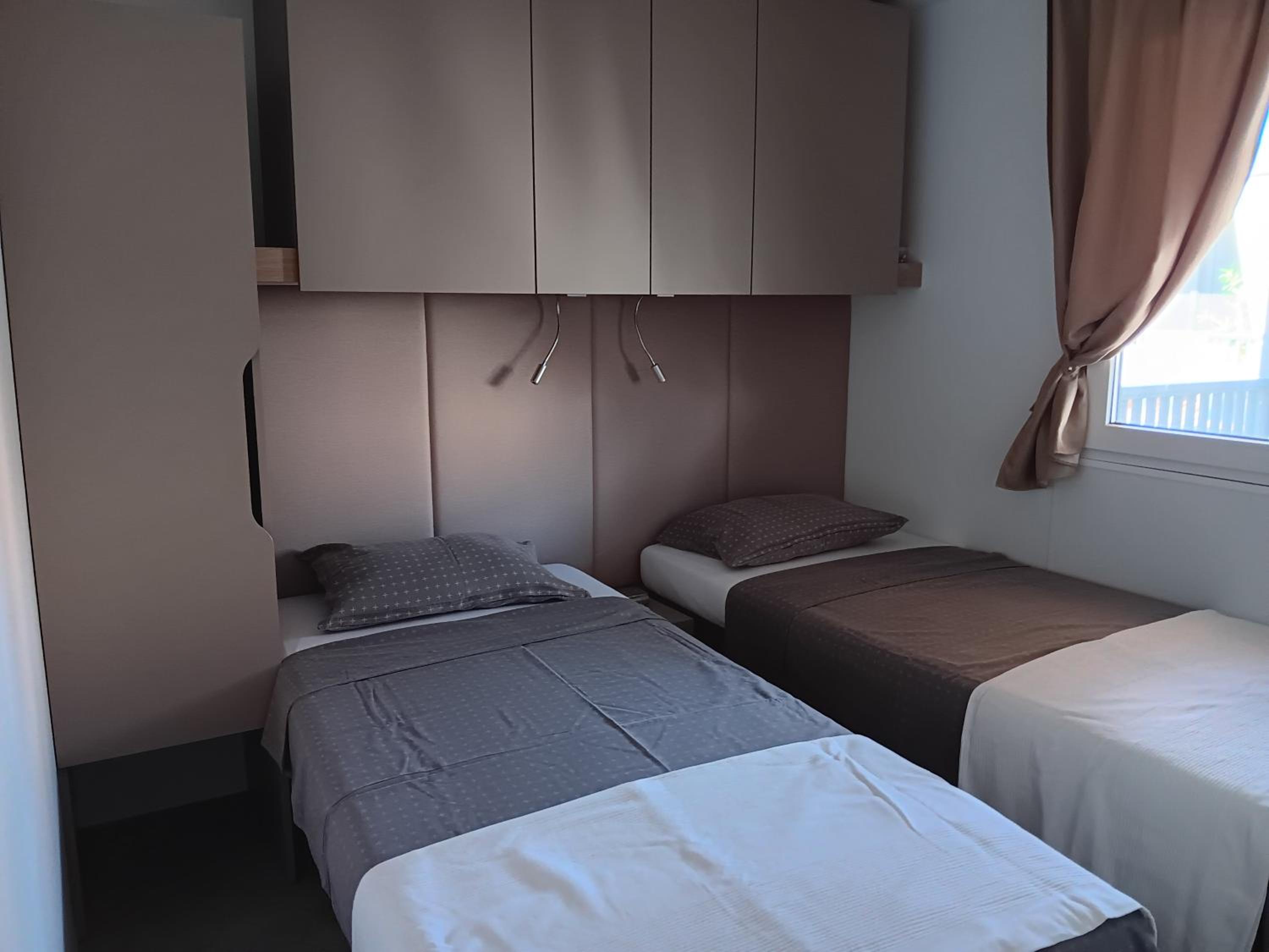 Mobile Home photo 1
