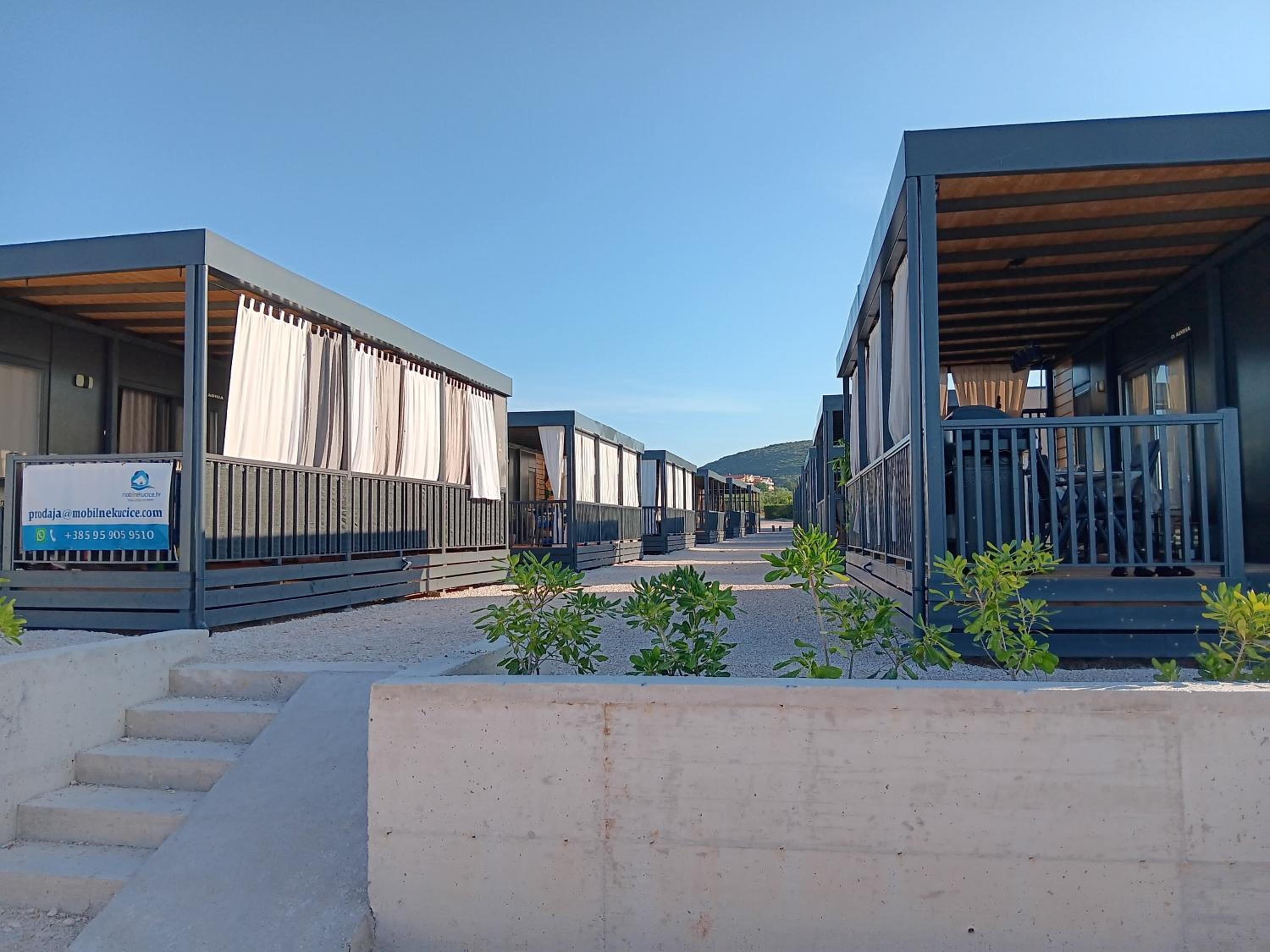Mobile Home photo 2