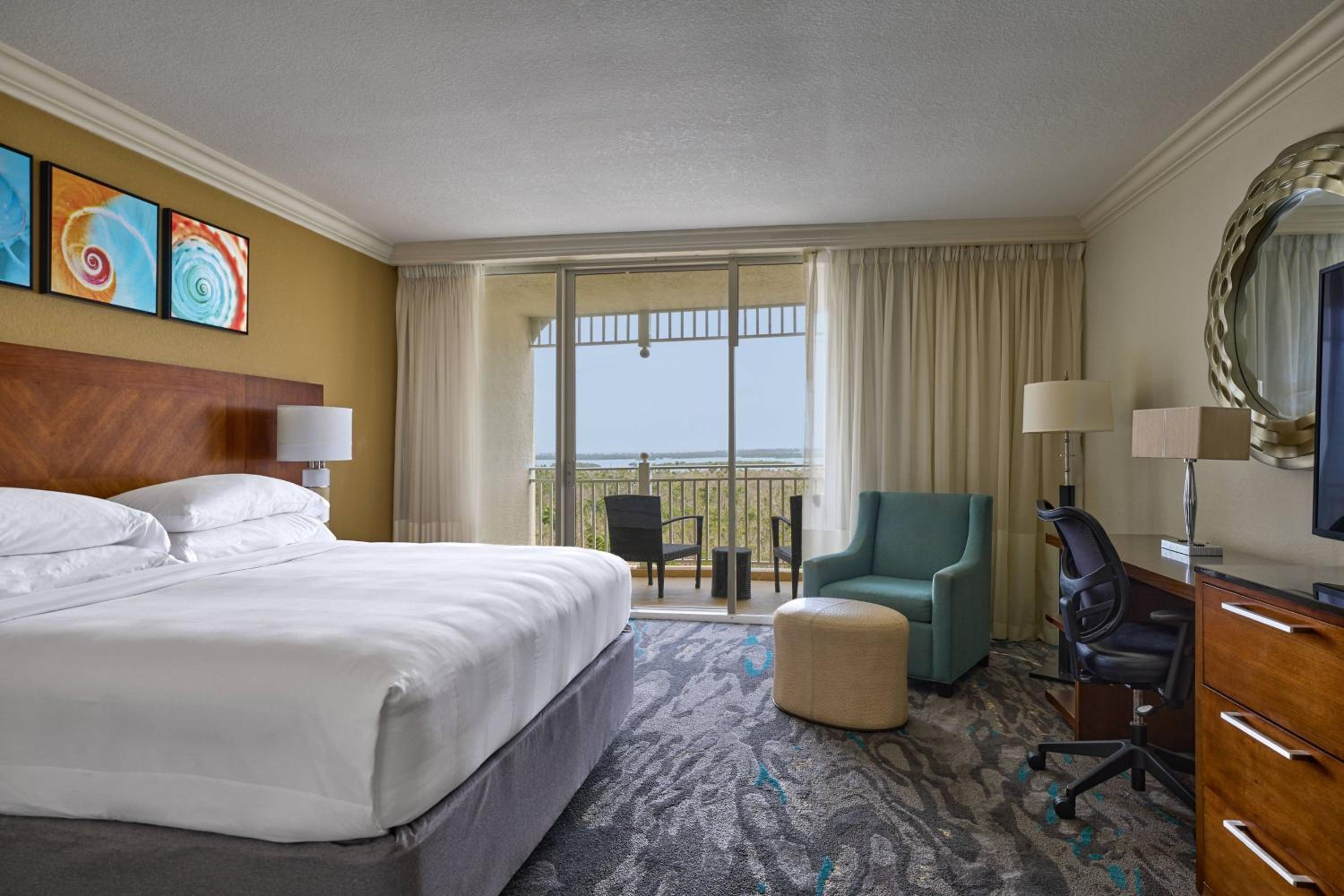 Guest Room One King, Resort View, Captiva Tower, Balcony - Photo 1
