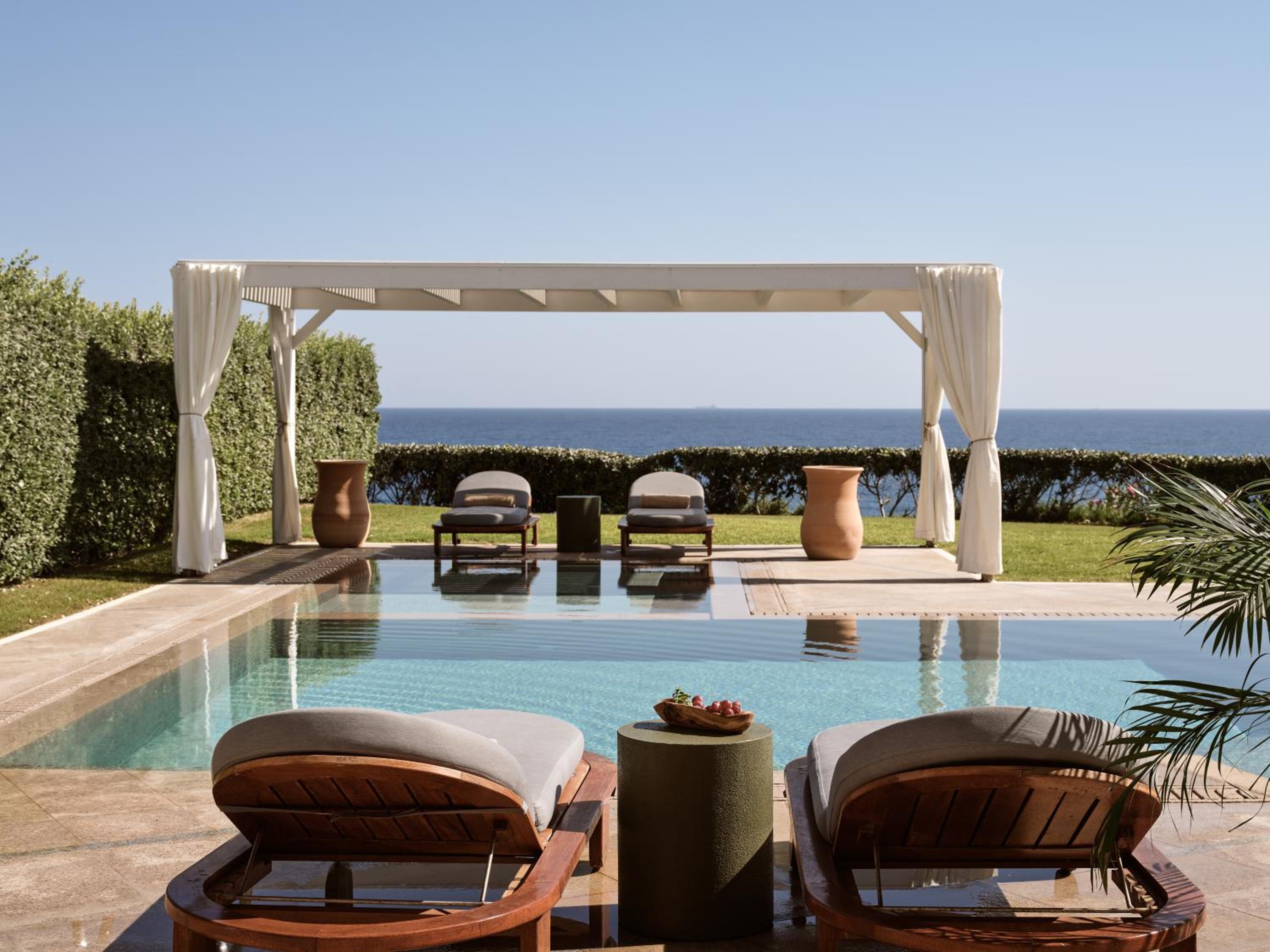 Presidential Suite Sea Front with Private Pool thumbnail 5
