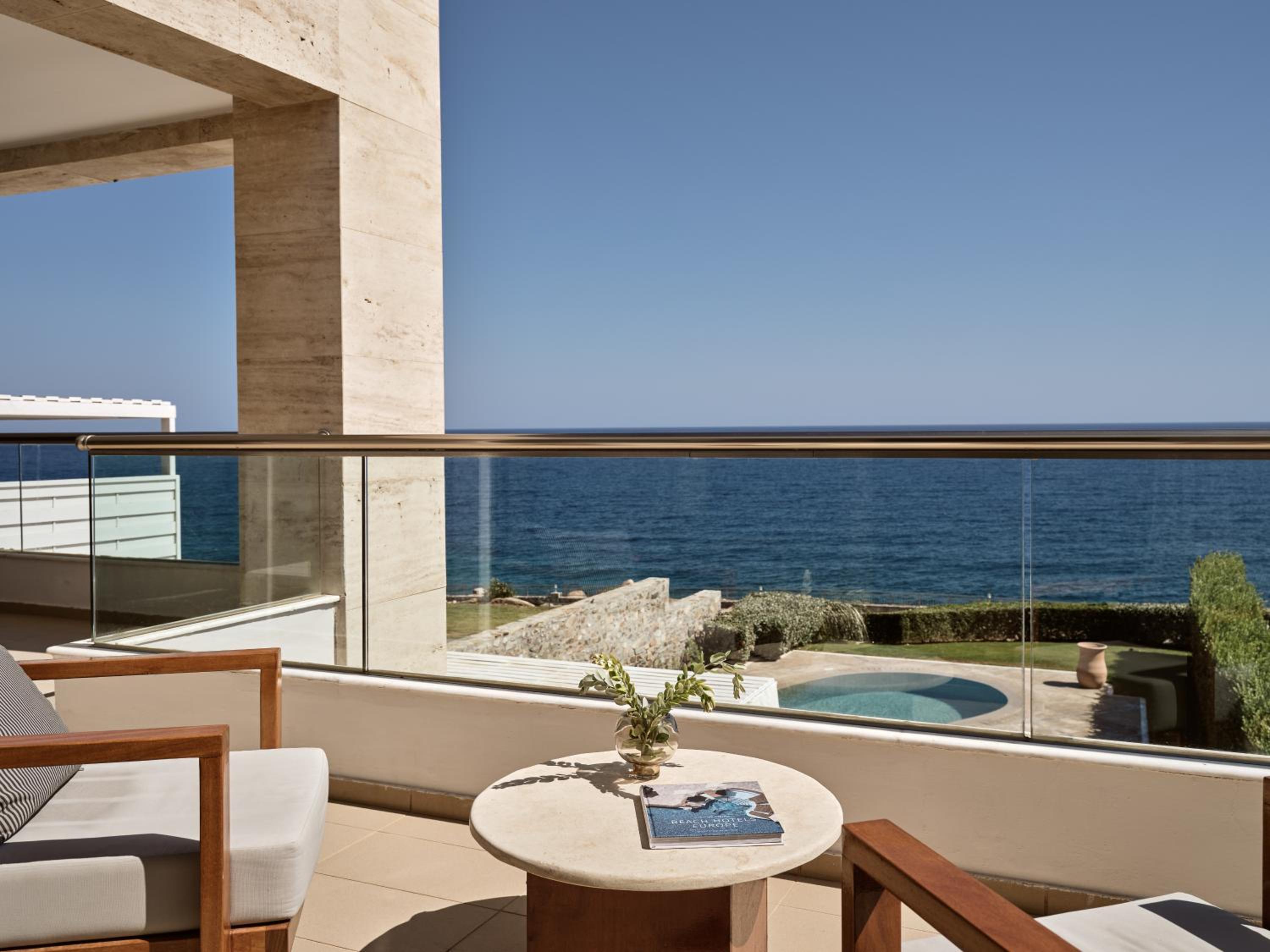 Royal Superior Suite Sea Front with Jacuzzi thumbnail 6