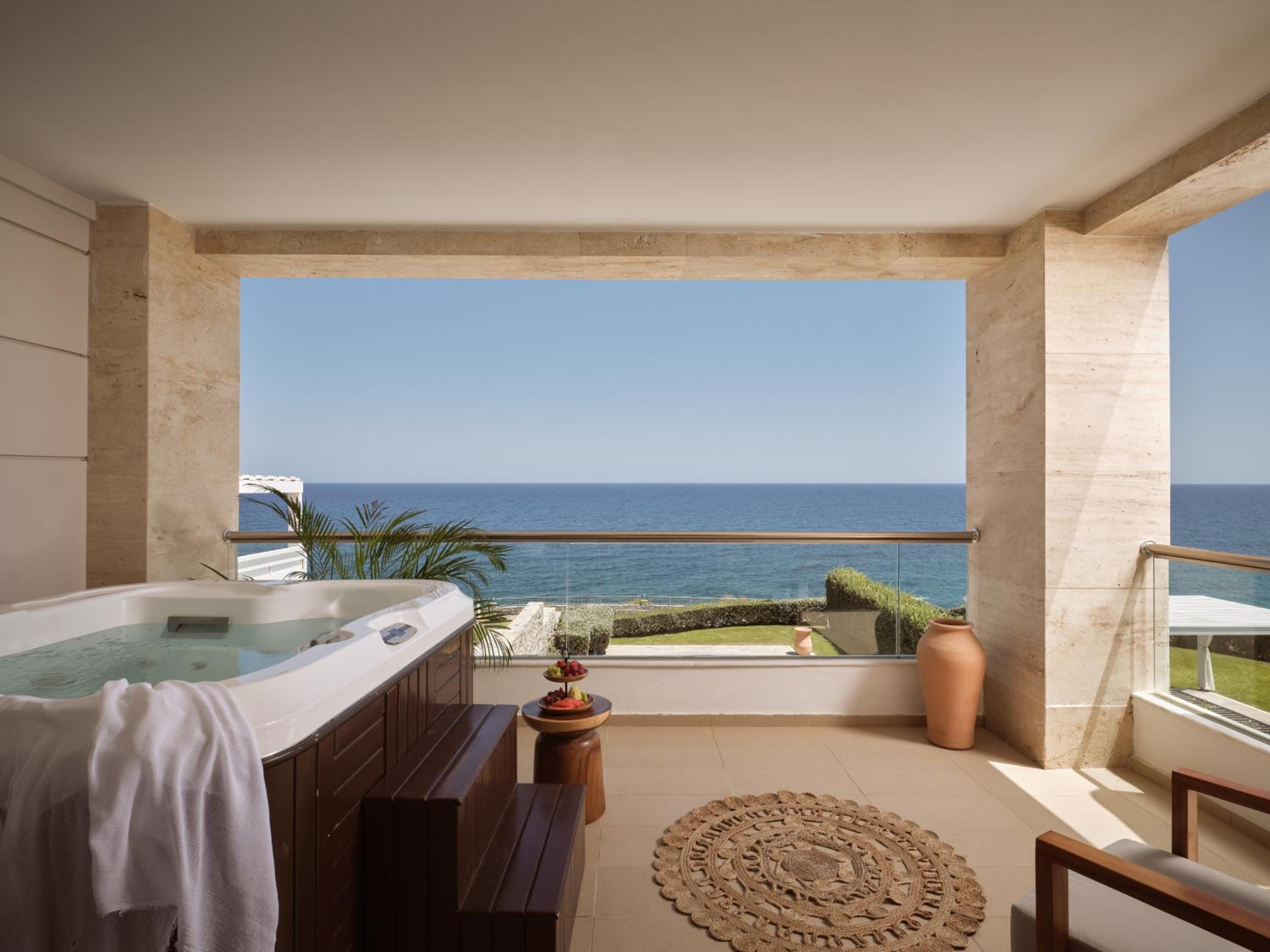 Royal Superior Suite Sea Front with Jacuzzi