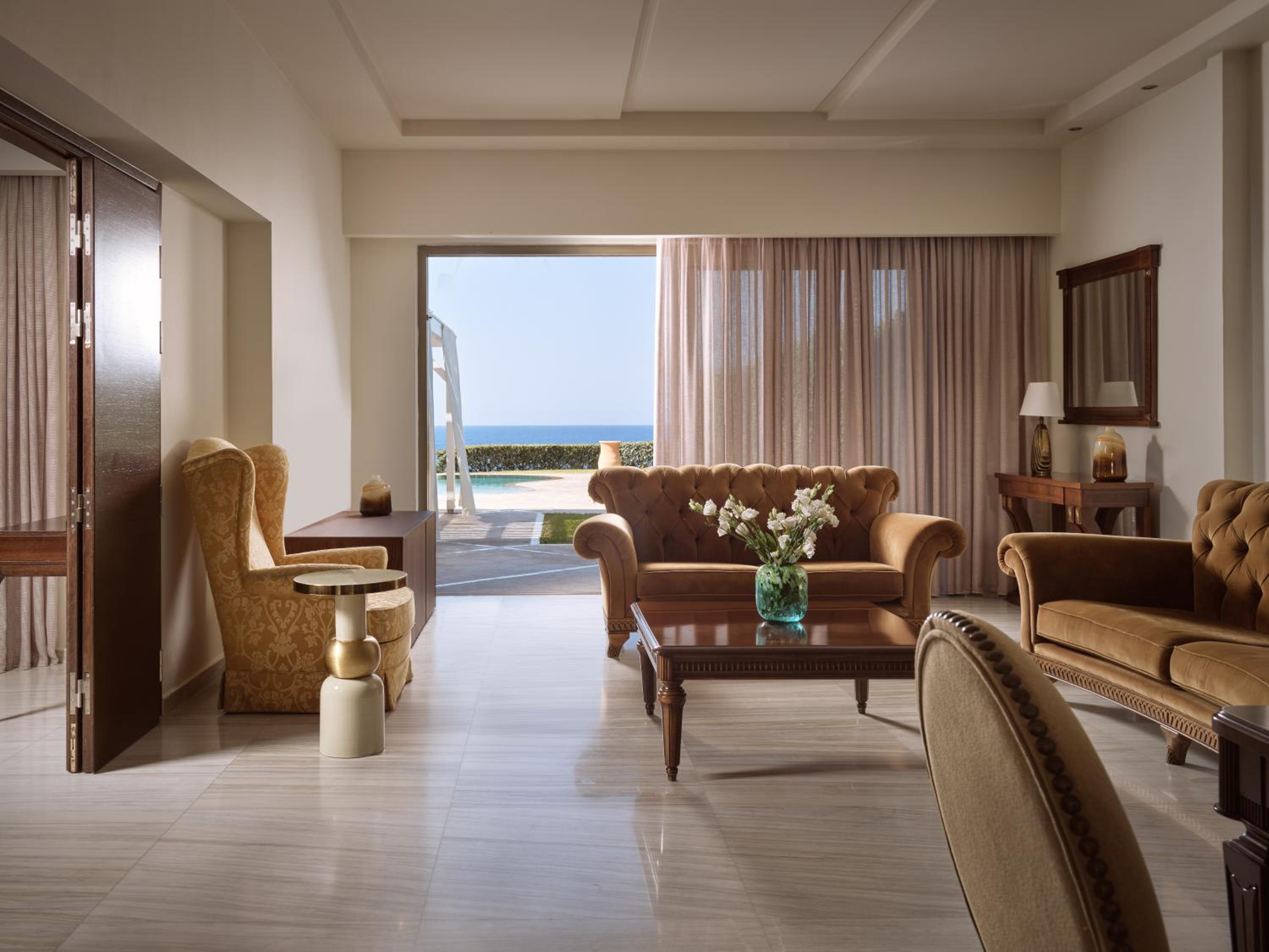 Royal Luxury Suite Sea Front with Private Pool